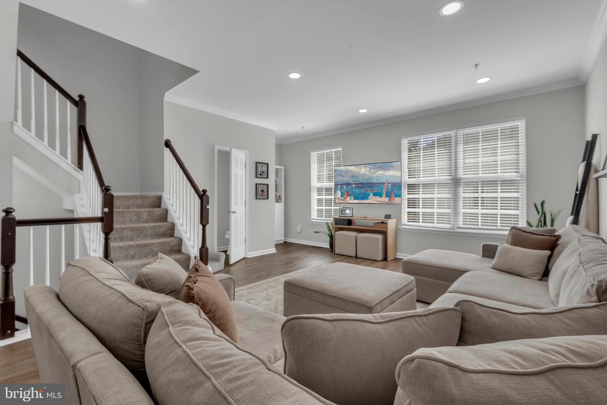 RIVER OAKS - Residential