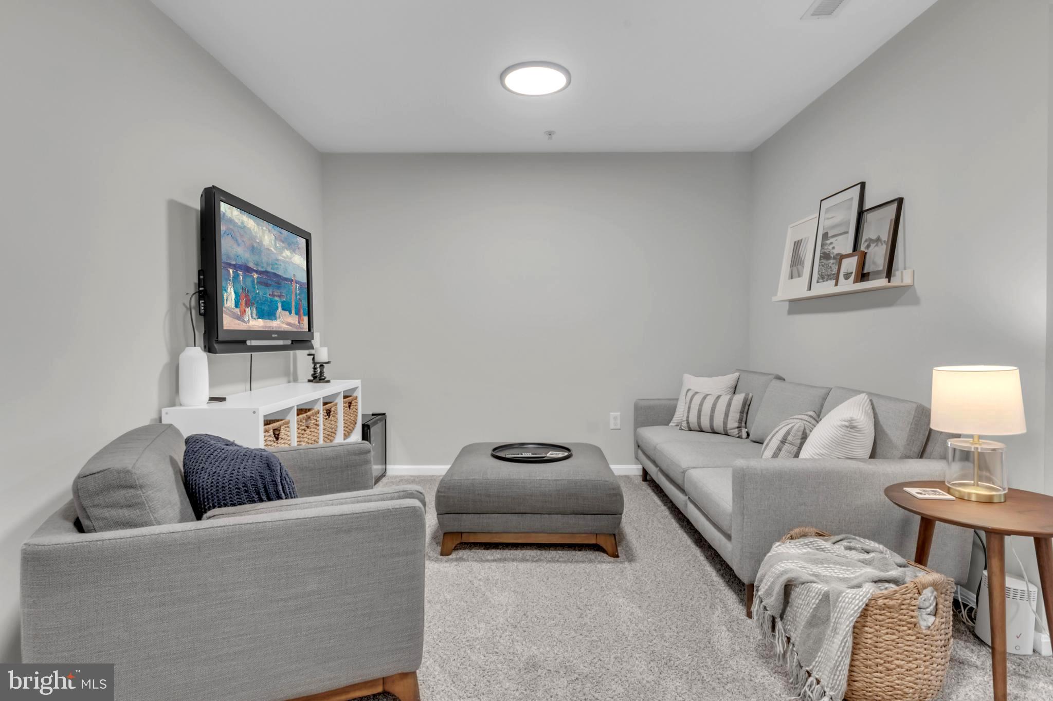 RIVER OAKS - Residential