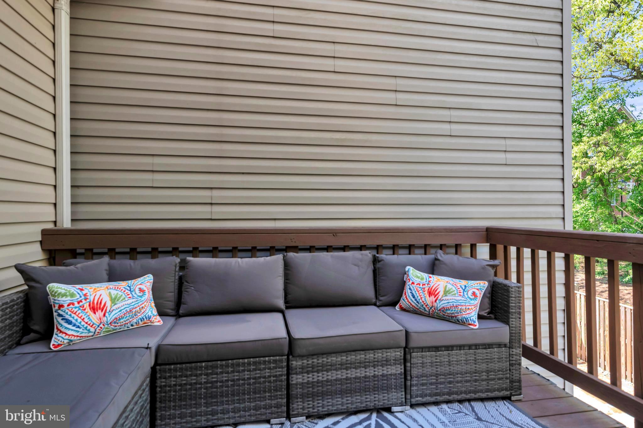 RIVER OAKS - Residential