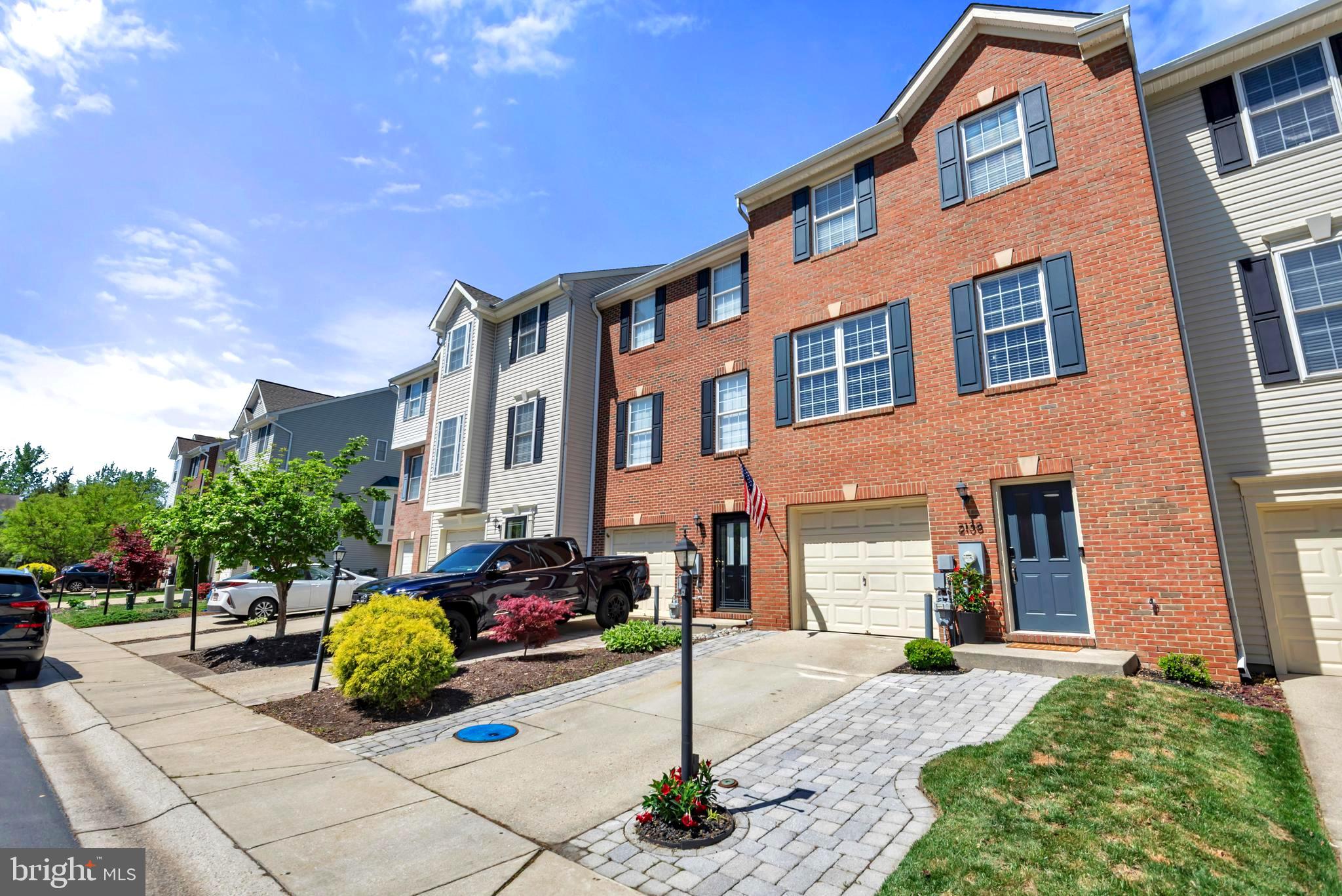 RIVER OAKS - Residential