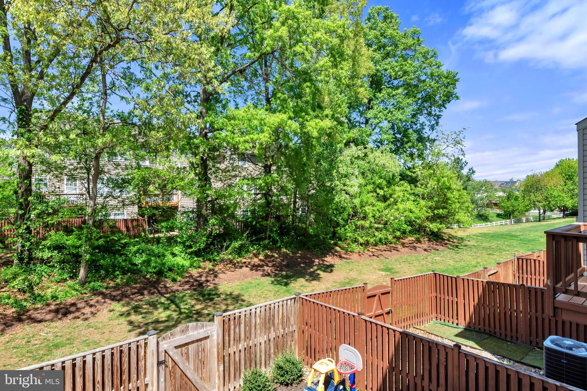 RIVER OAKS - Residential