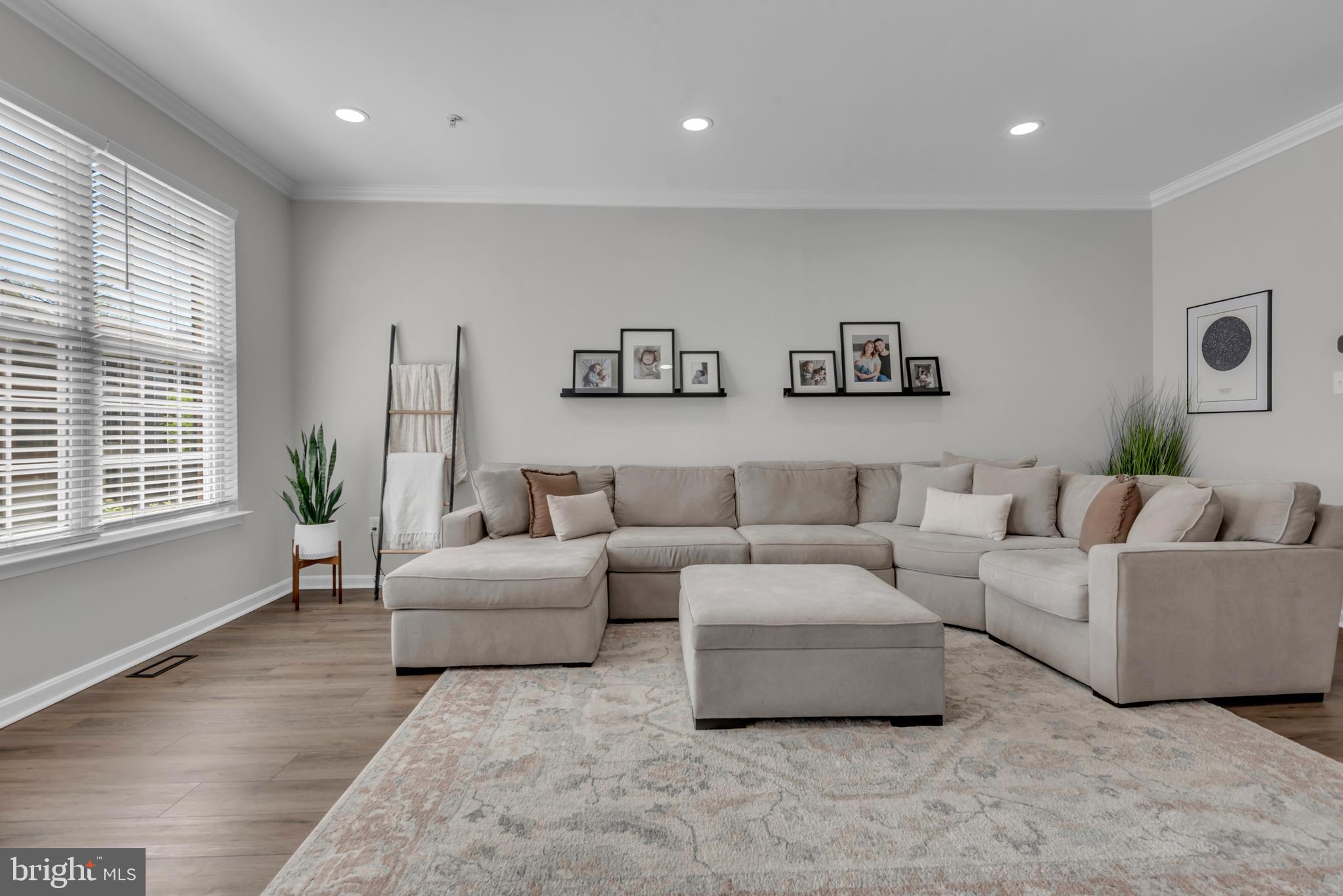 RIVER OAKS - Residential