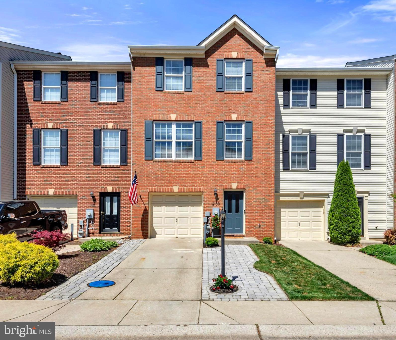 RIVER OAKS - Residential