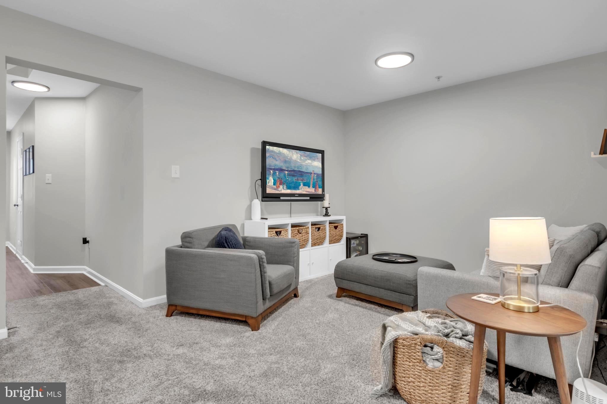 RIVER OAKS - Residential