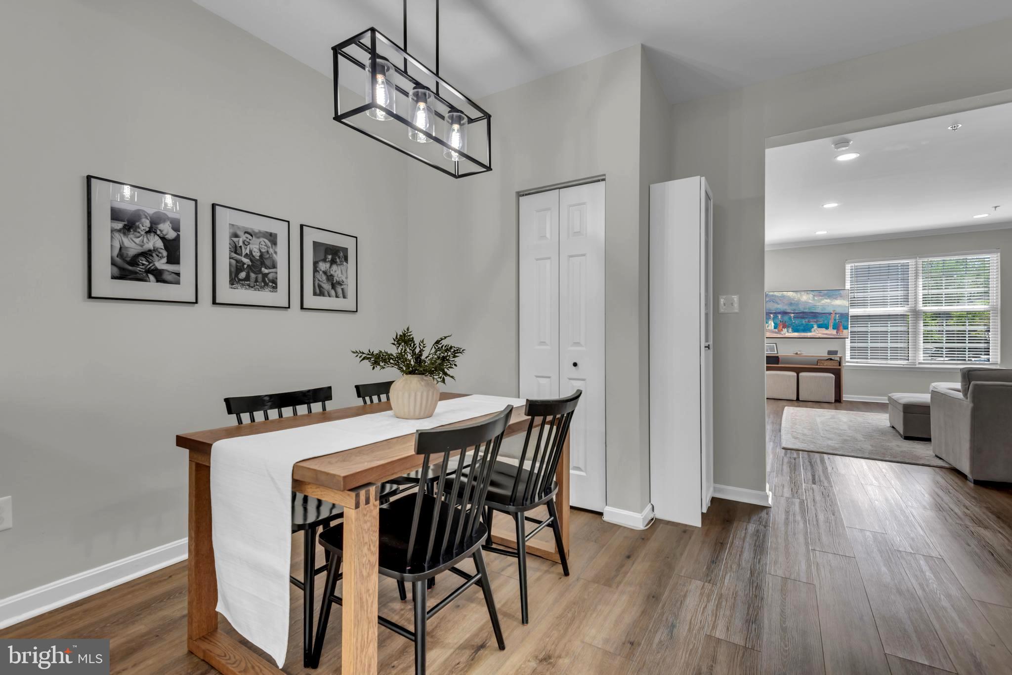 RIVER OAKS - Residential