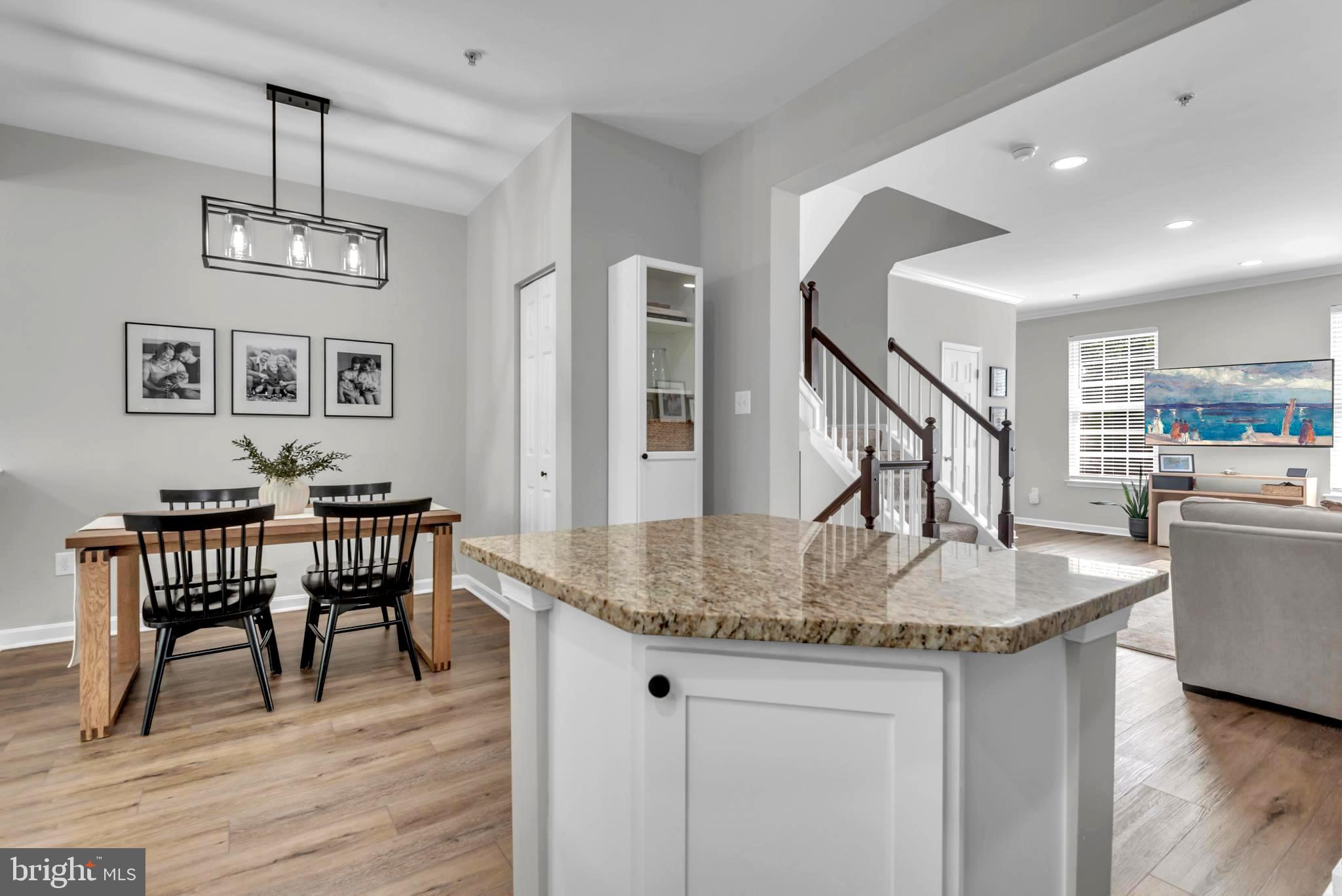 RIVER OAKS - Residential