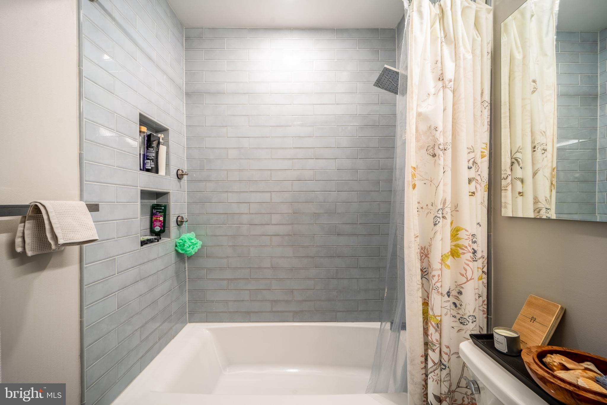 DUNN LORING VILLAGE - Residential Lease