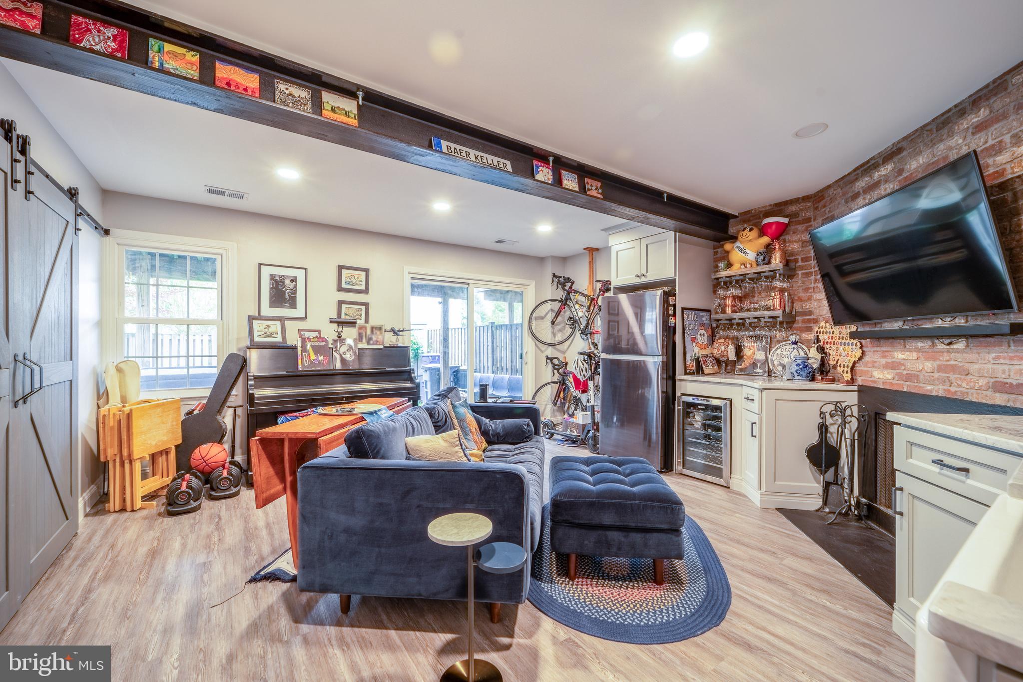 DUNN LORING VILLAGE - Residential Lease