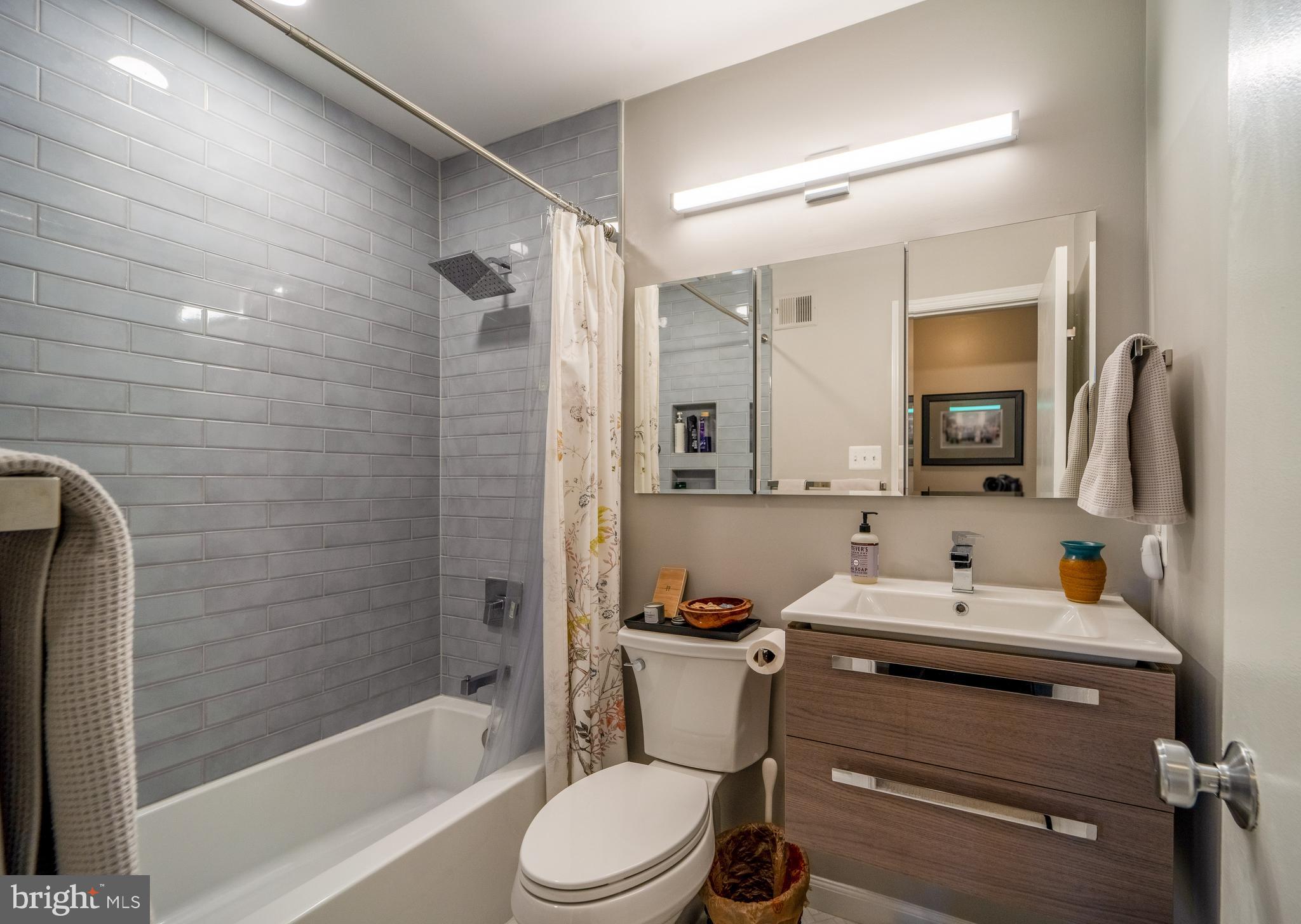DUNN LORING VILLAGE - Residential Lease
