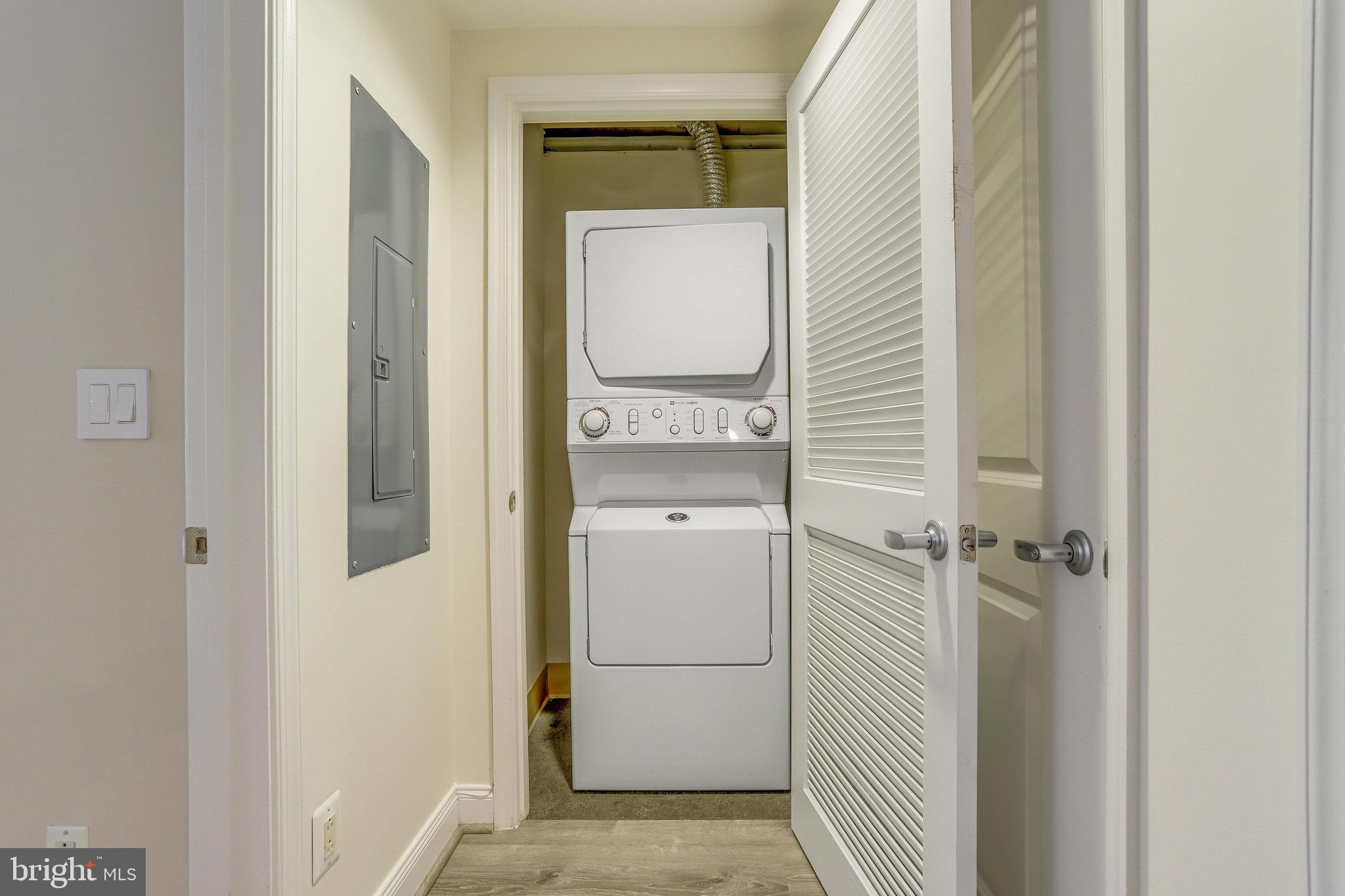 CLARENDON - Residential Lease