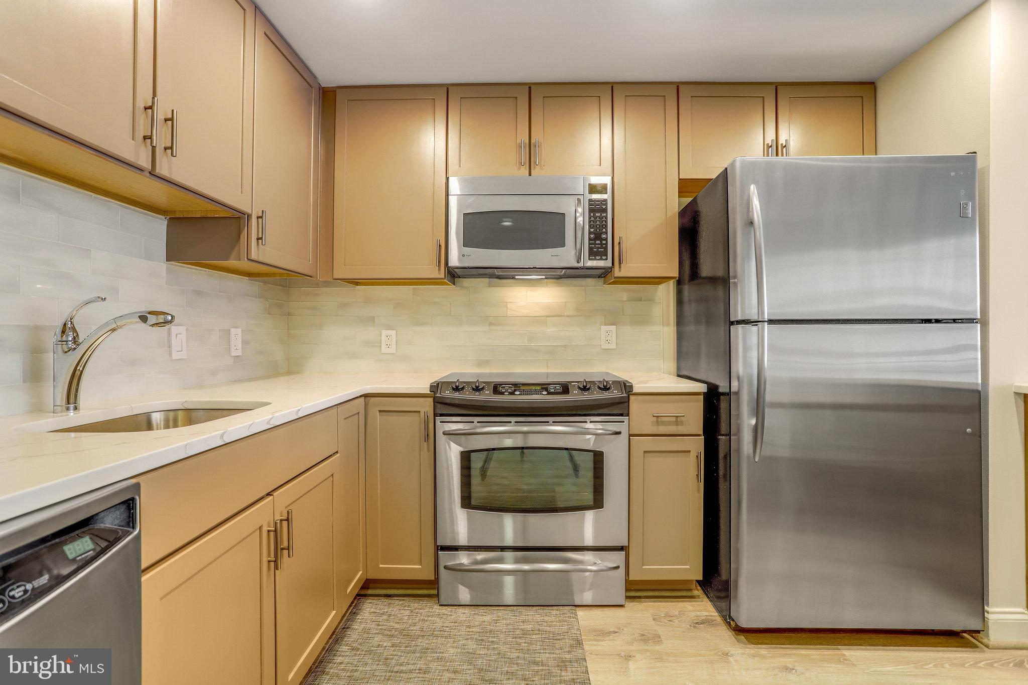 CLARENDON - Residential Lease