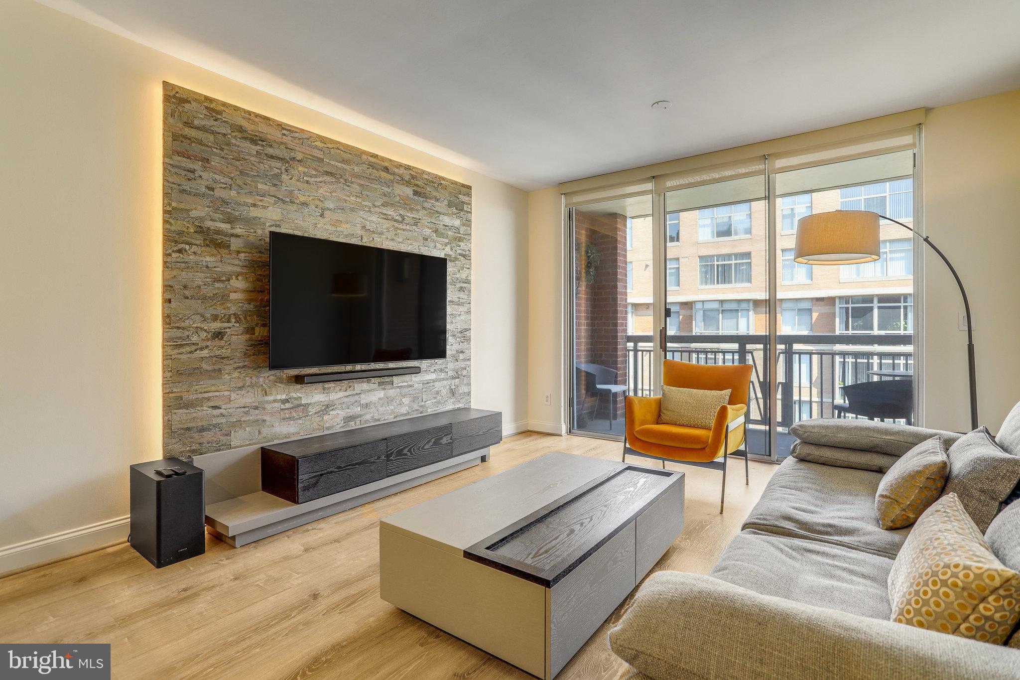 CLARENDON - Residential Lease