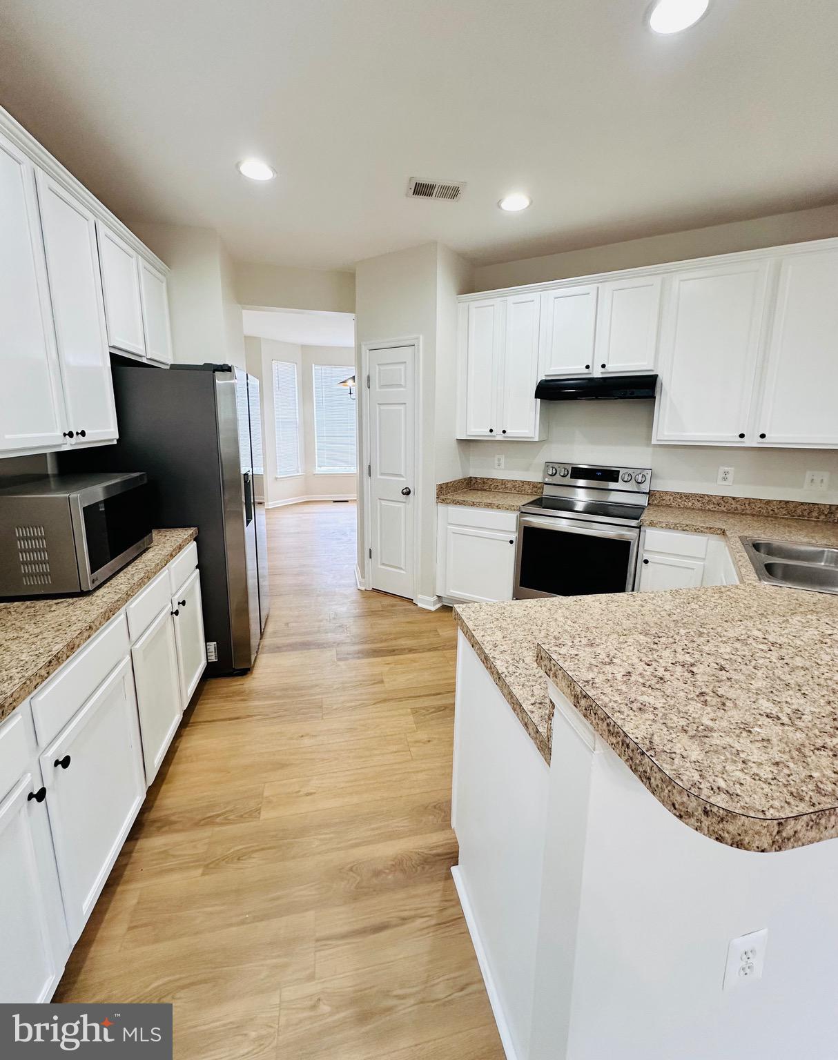 HUNTFIELD - Residential Lease