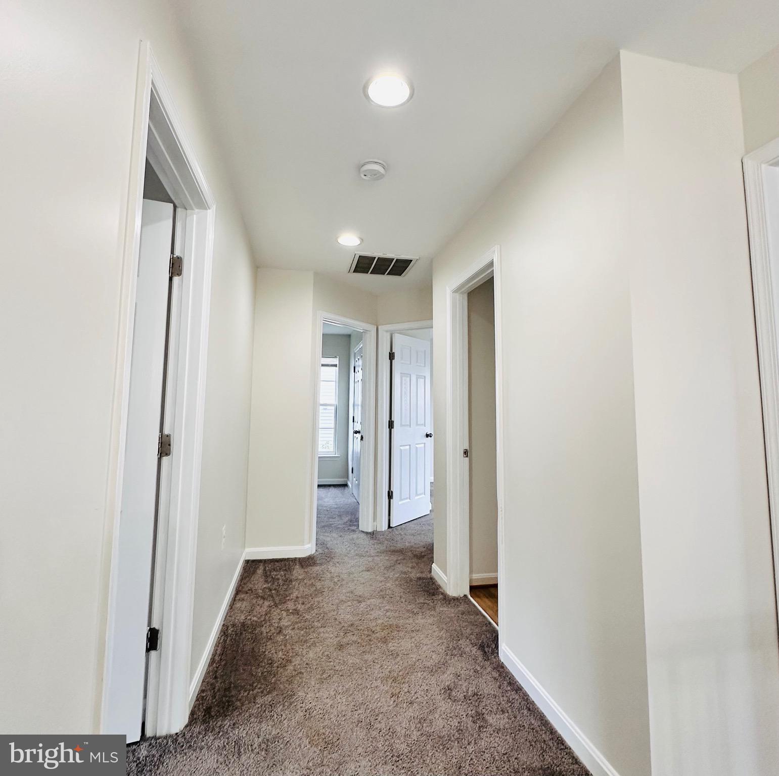 HUNTFIELD - Residential Lease