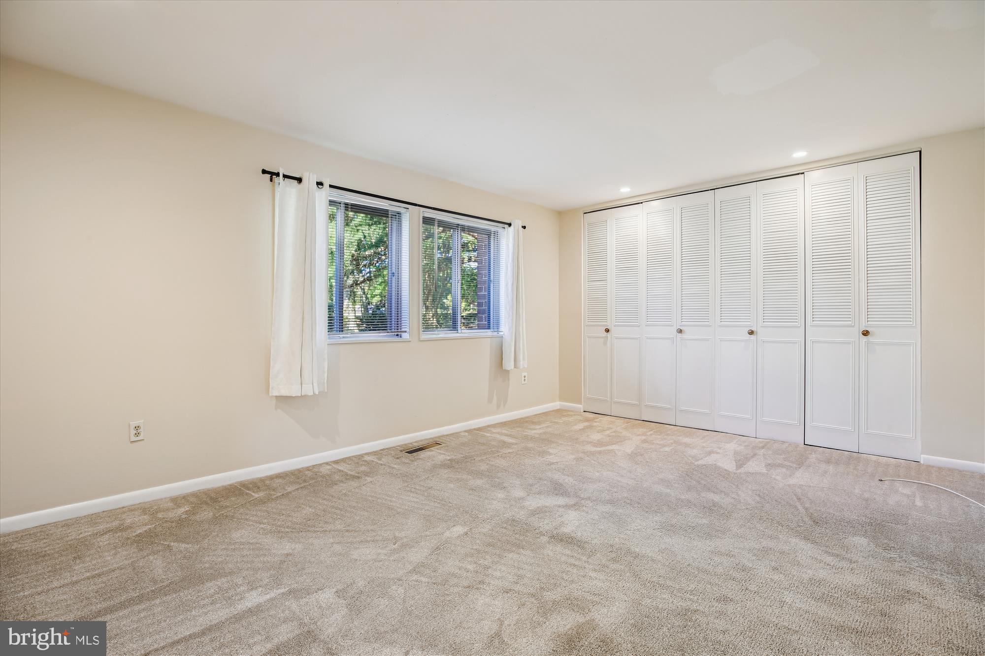 LEISURE WORLD - Residential Lease