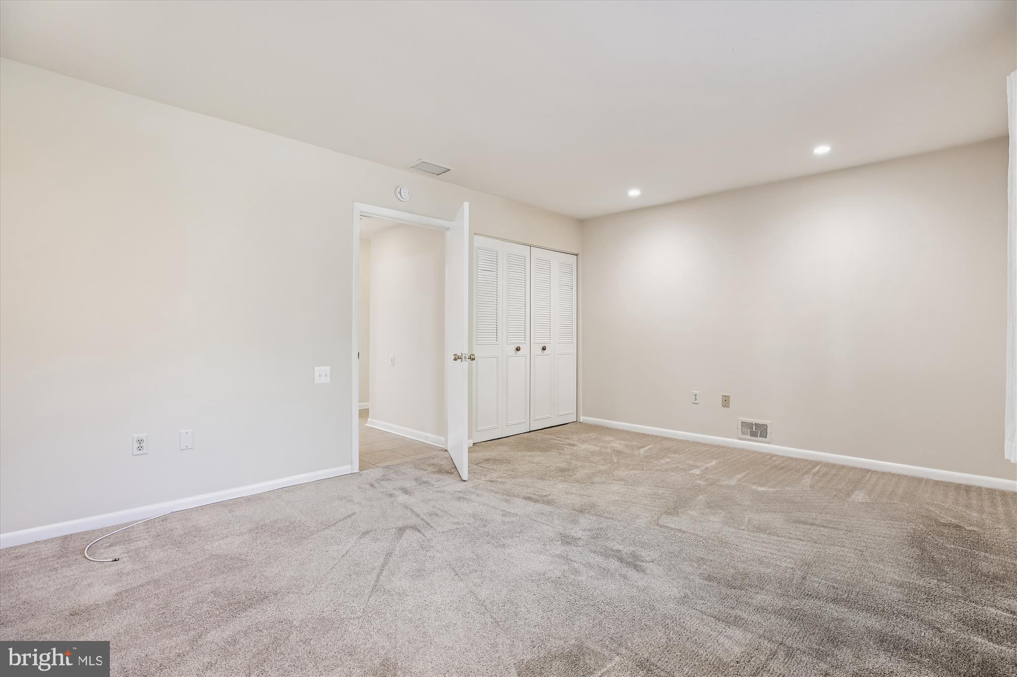 LEISURE WORLD - Residential Lease