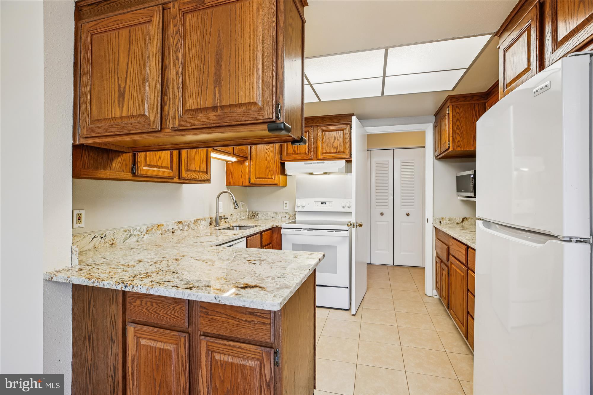 LEISURE WORLD - Residential Lease