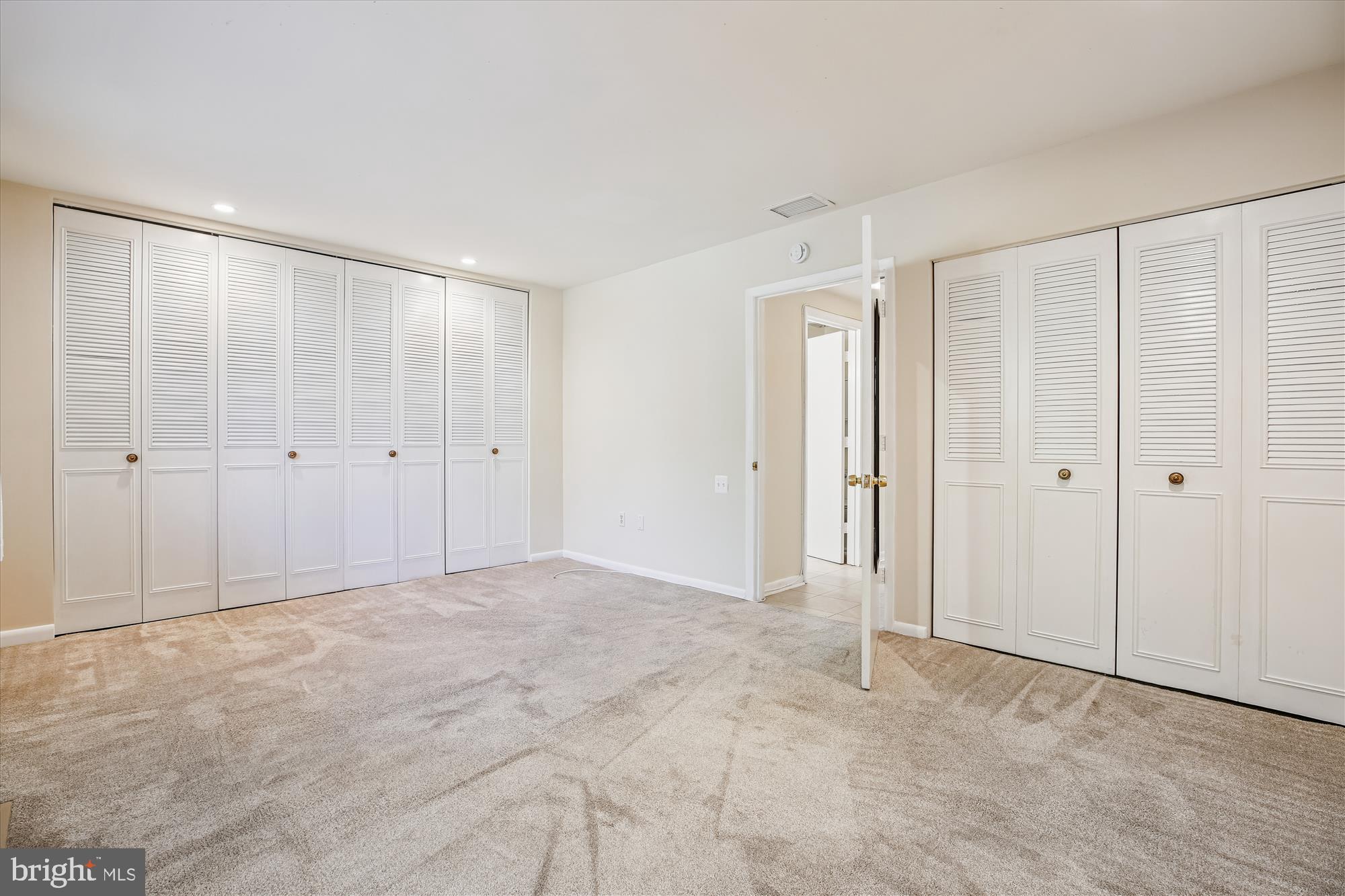 LEISURE WORLD - Residential Lease