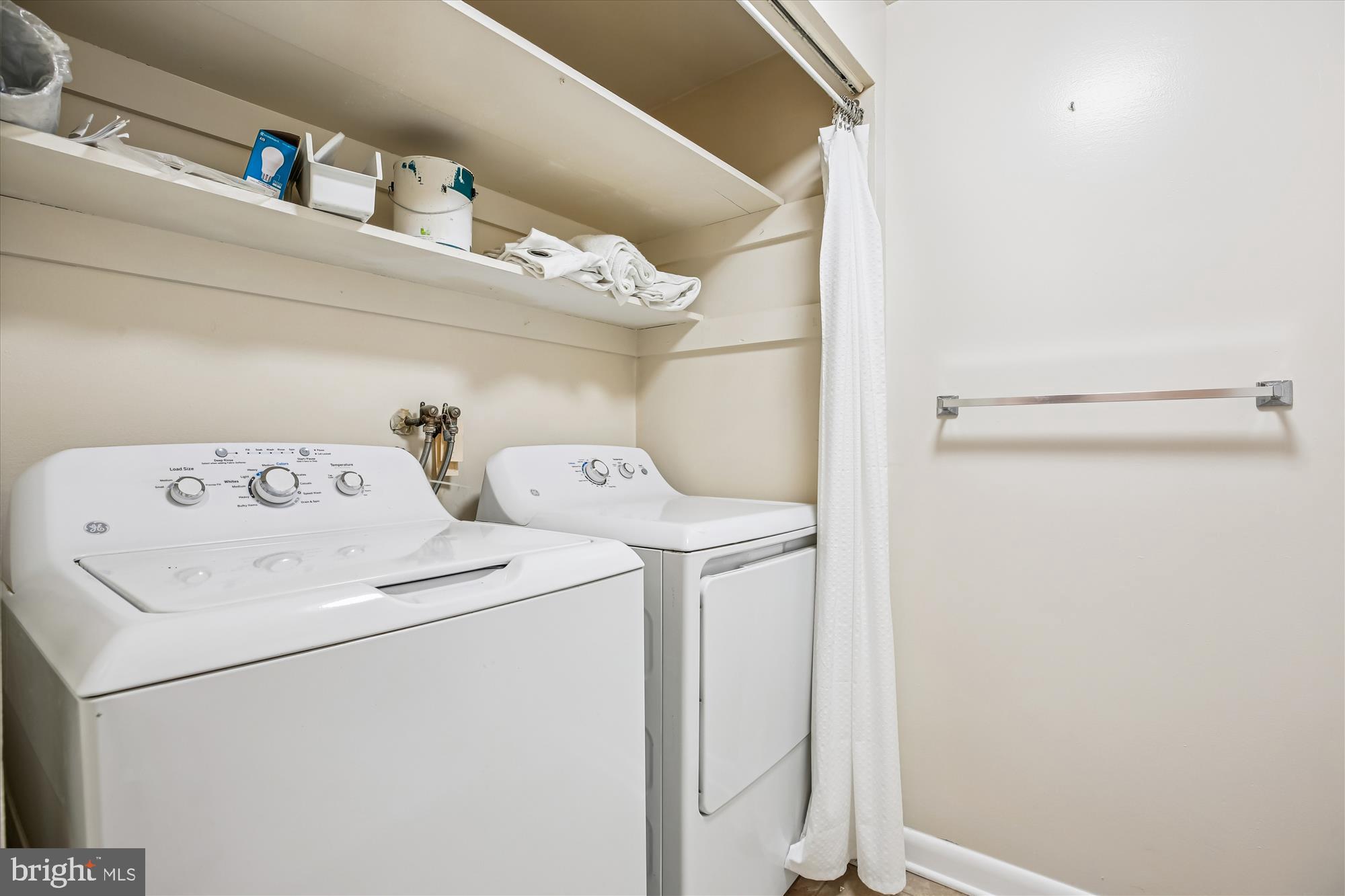 LEISURE WORLD - Residential Lease