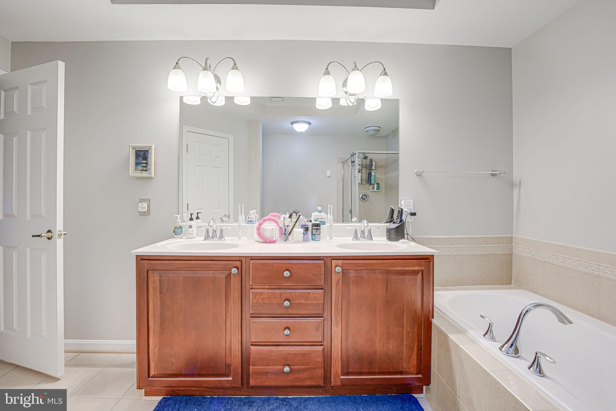 GROVETON WOODS - Residential Lease