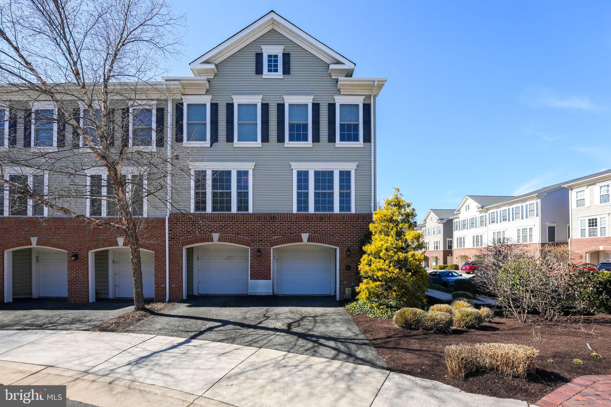 GROVETON WOODS - Residential Lease