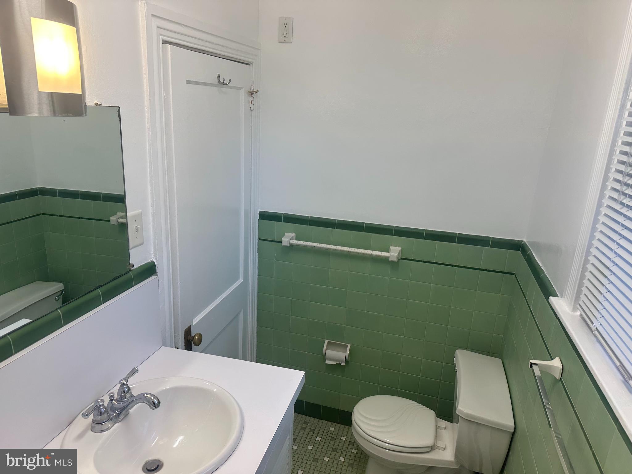 SQUIRREL HILL - Residential Lease