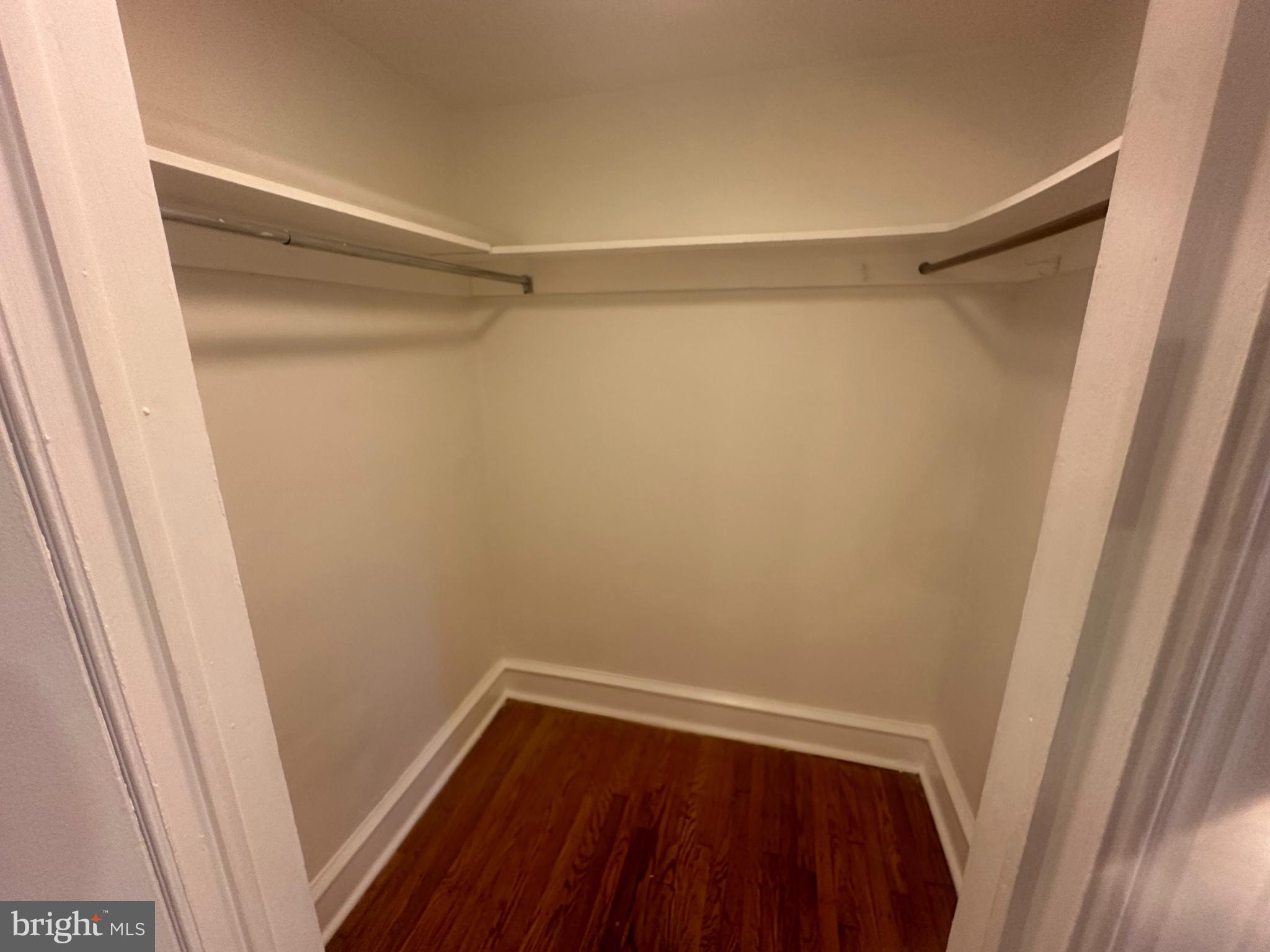 SQUIRREL HILL - Residential Lease