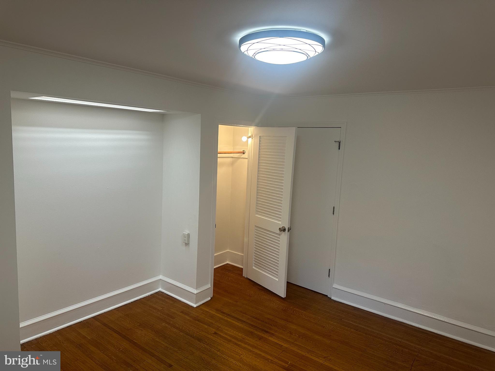 SQUIRREL HILL - Residential Lease