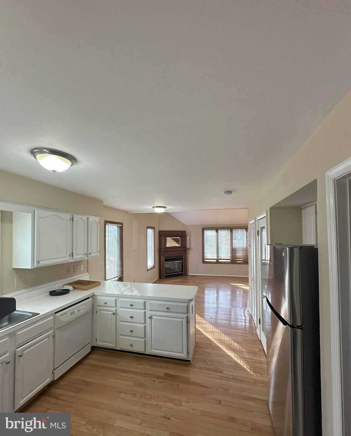 AVALON SHORES - Residential Lease