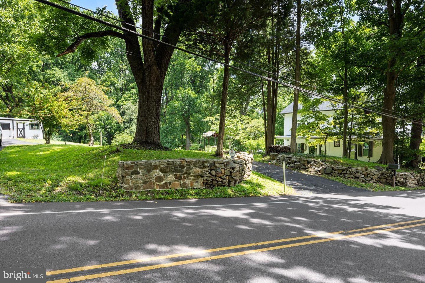 HUNTINGDON VALLEY - Residential