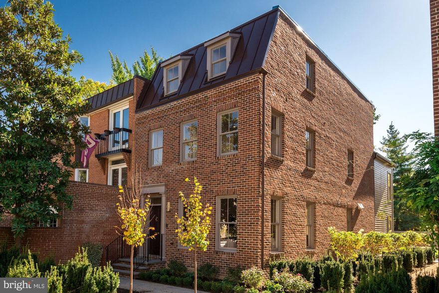 NEW PRICE!  Ground-up construction 5BR/5.5BA semi-detached house meticulously designed for how we want to live today w/an open, sun-soaked floor plan & bespoke finishes. Waterworks cabinetry, fixtures, wide flooring + Fine Amish millwork. Impeccable massive lush garden masterfully designed by Katia Goffin. 2 rental pkg spots prepaid to 12/2019