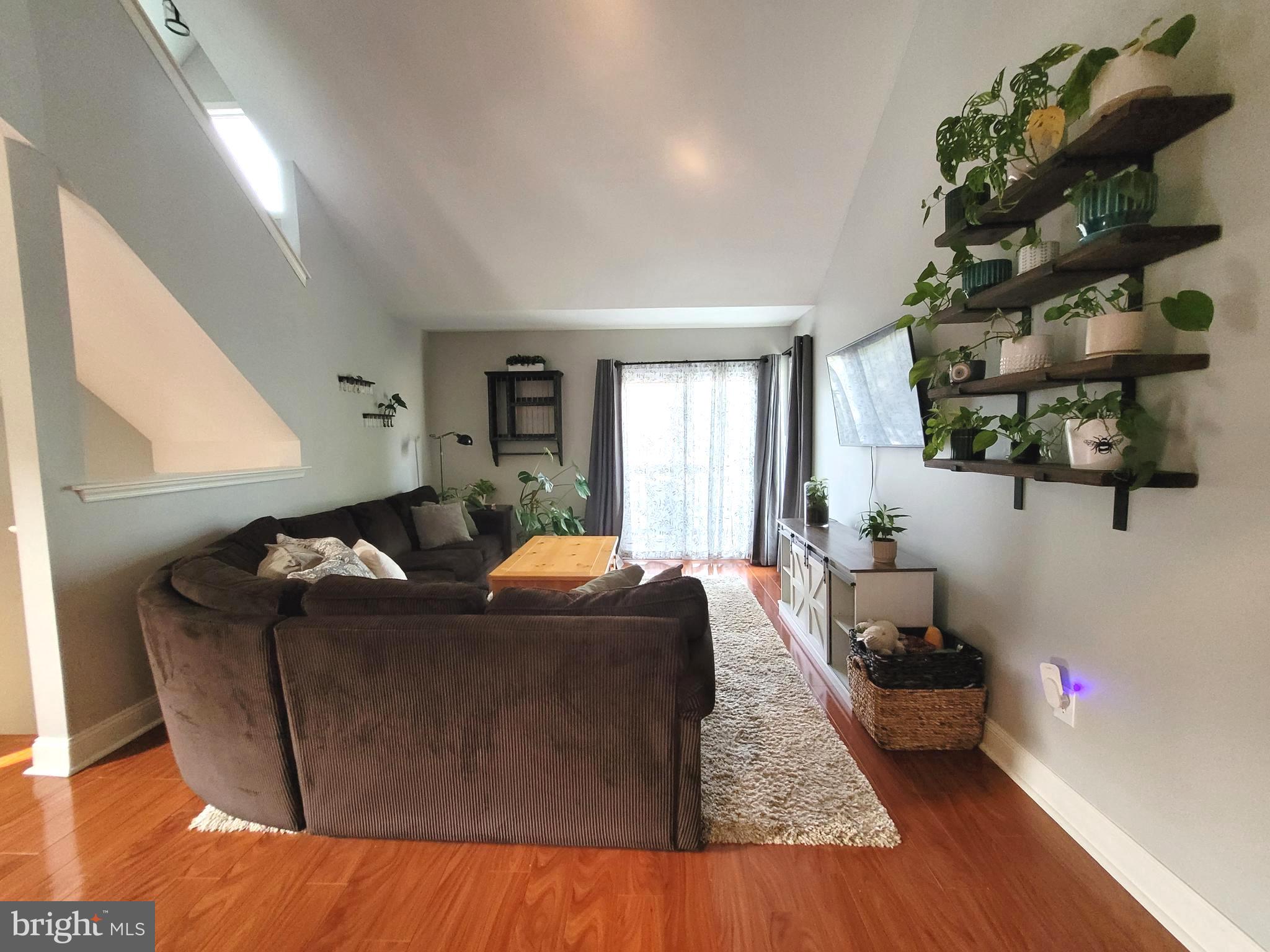 180 WOODLAKE DRIVE