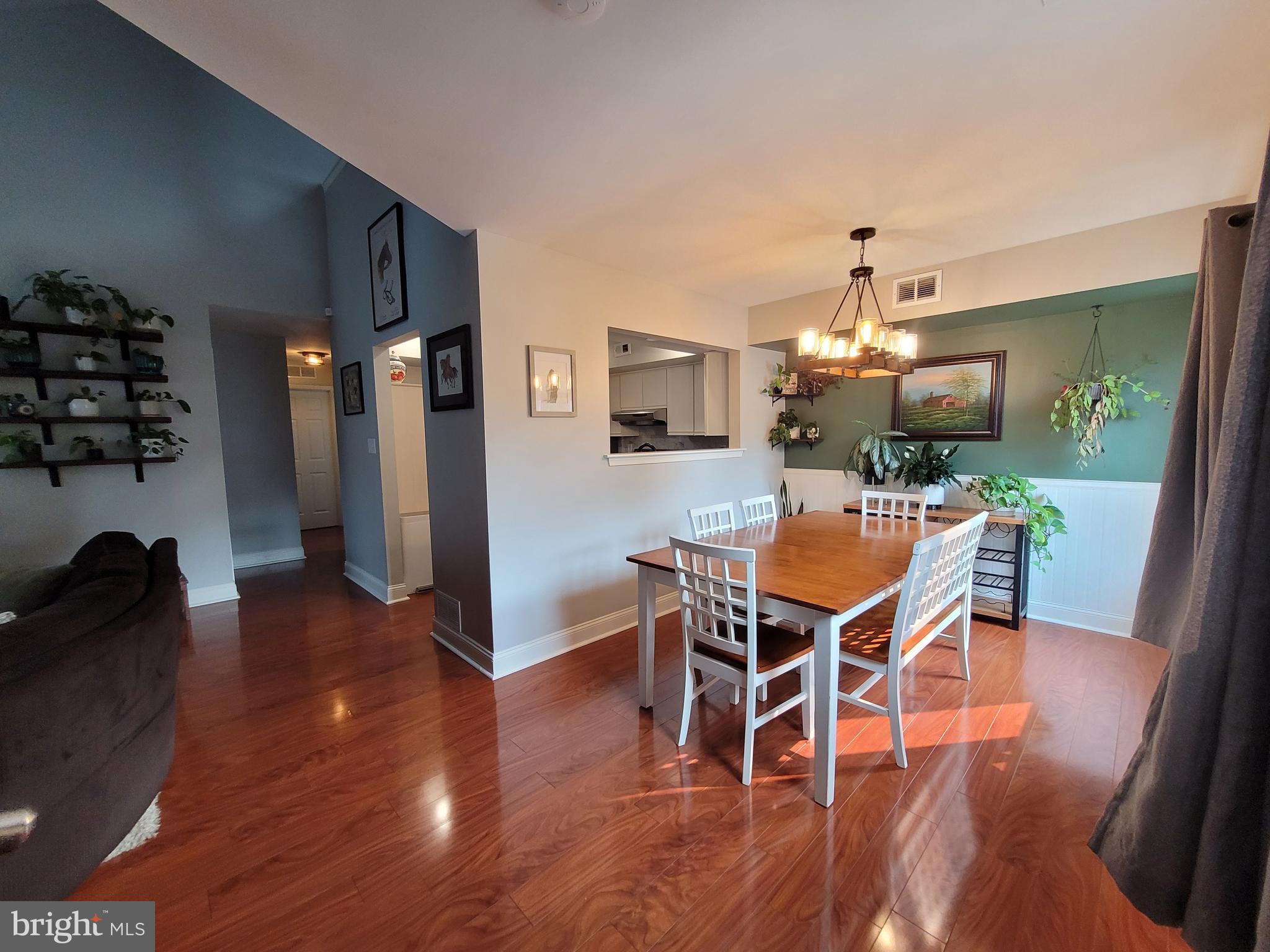 180 WOODLAKE DRIVE