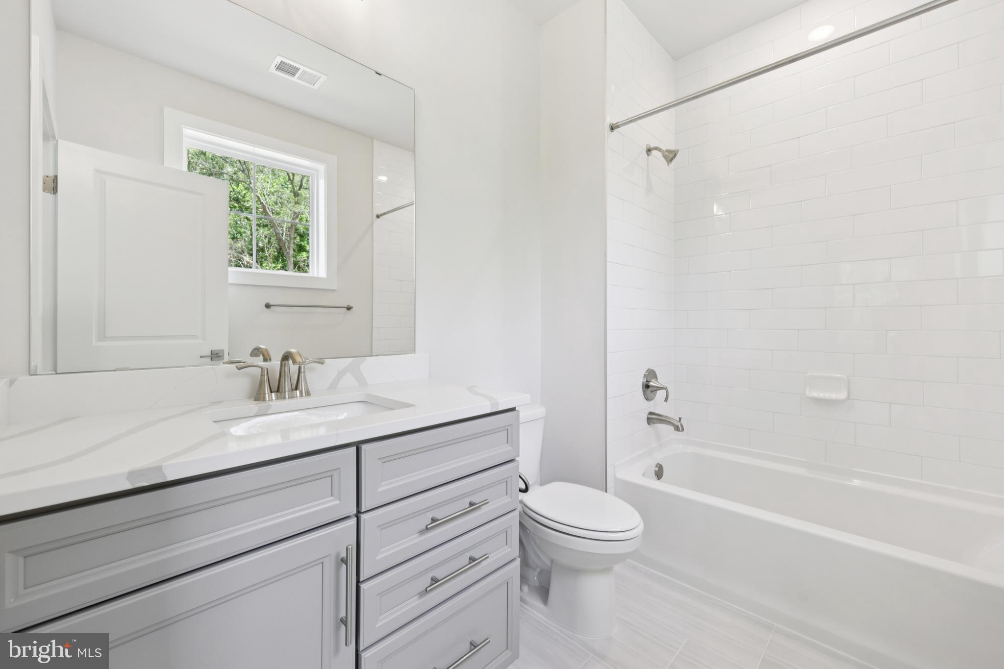 STILLVIEW ACRES - Residential