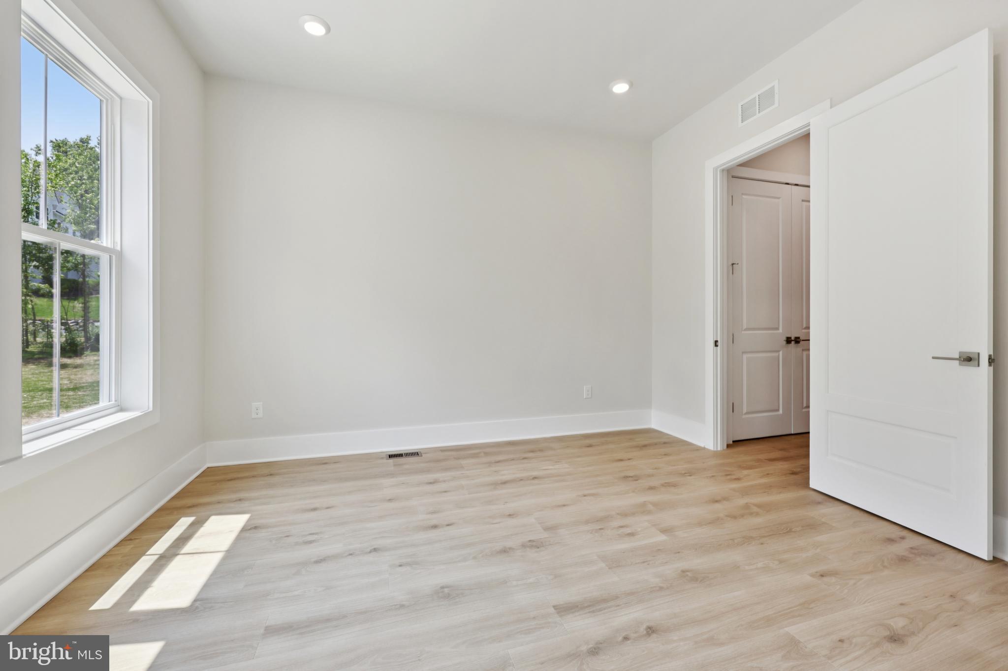 STILLVIEW ACRES - Residential