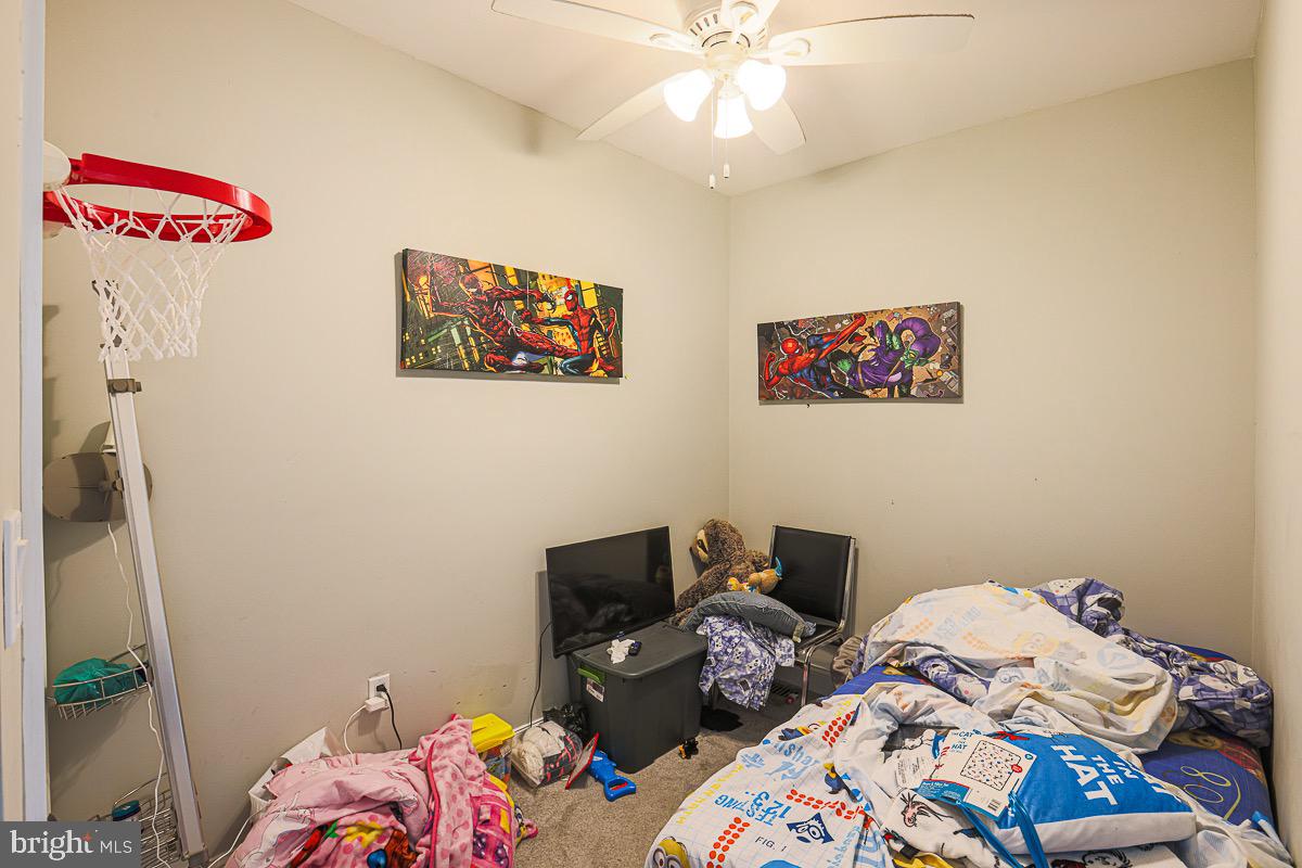 ELLWOOD PARK - Residential