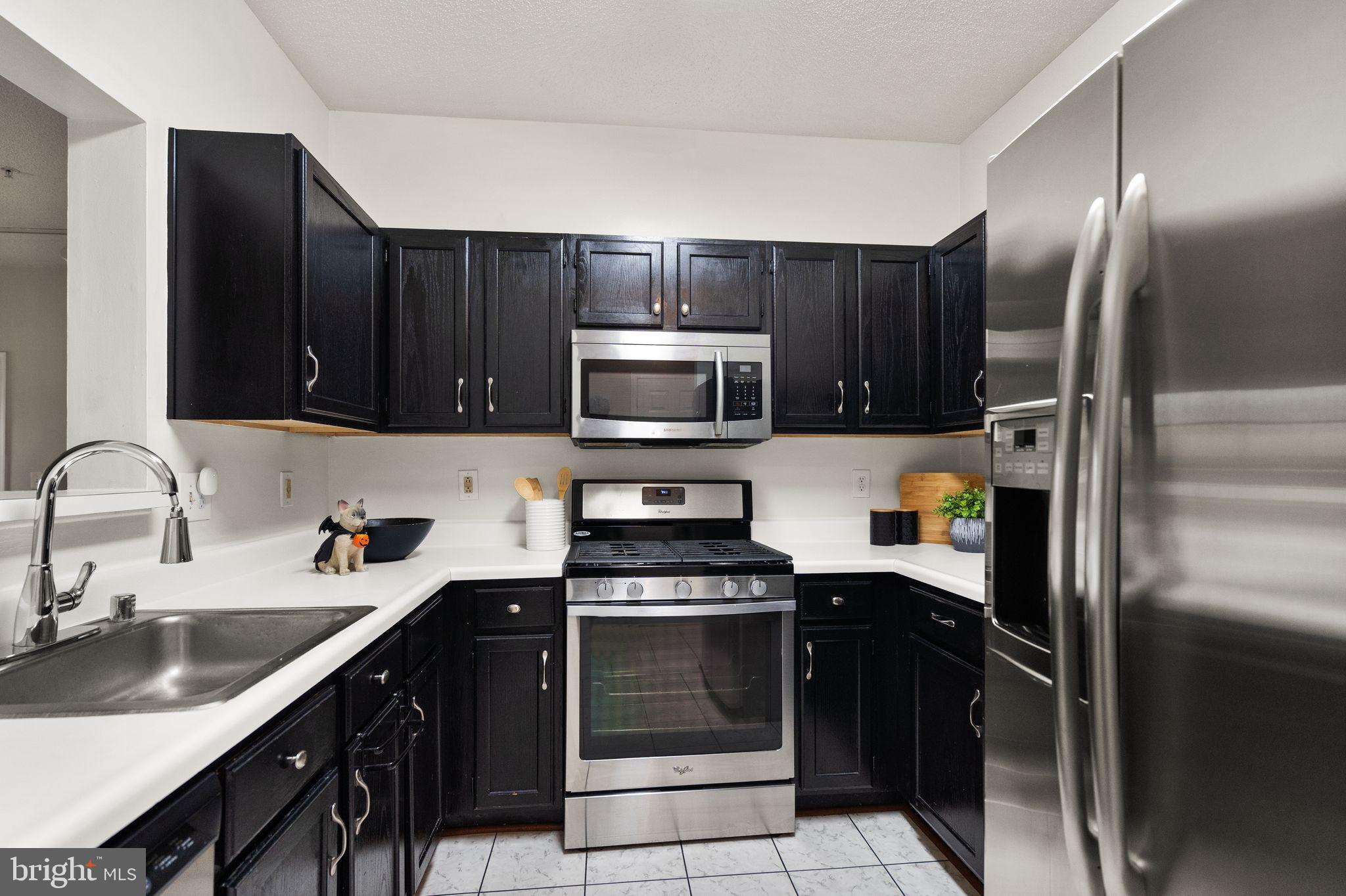 OAK PARK CONDO - Residential