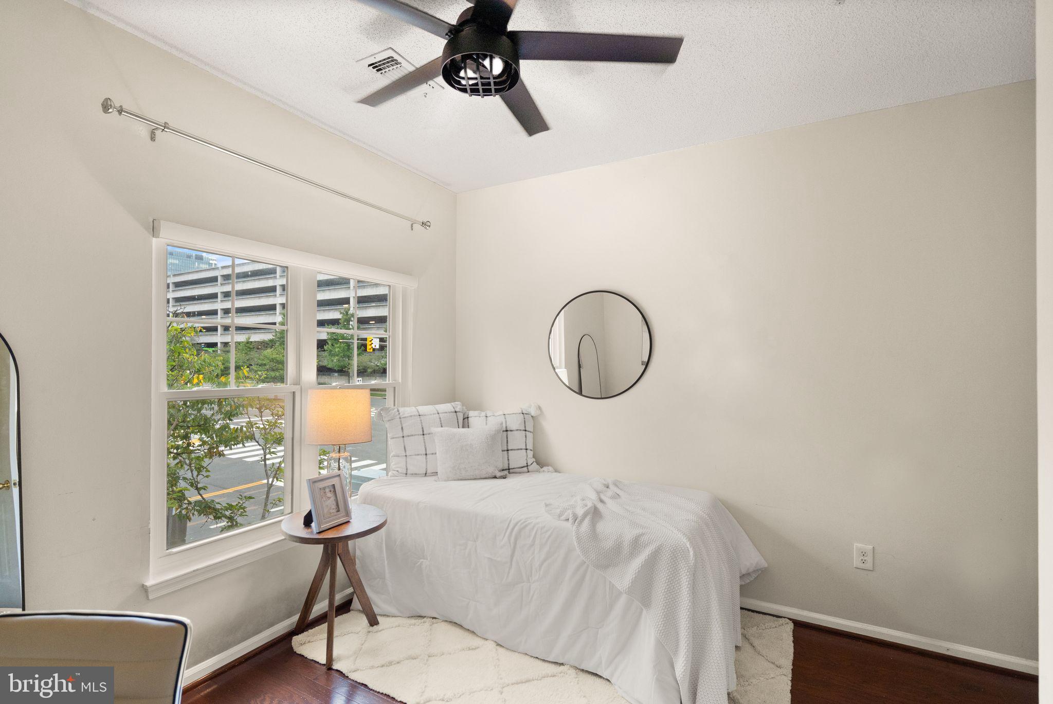 OAK PARK CONDO - Residential