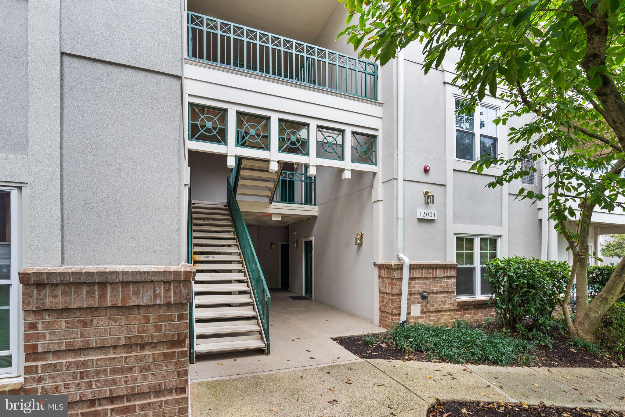 OAK PARK CONDO - Residential
