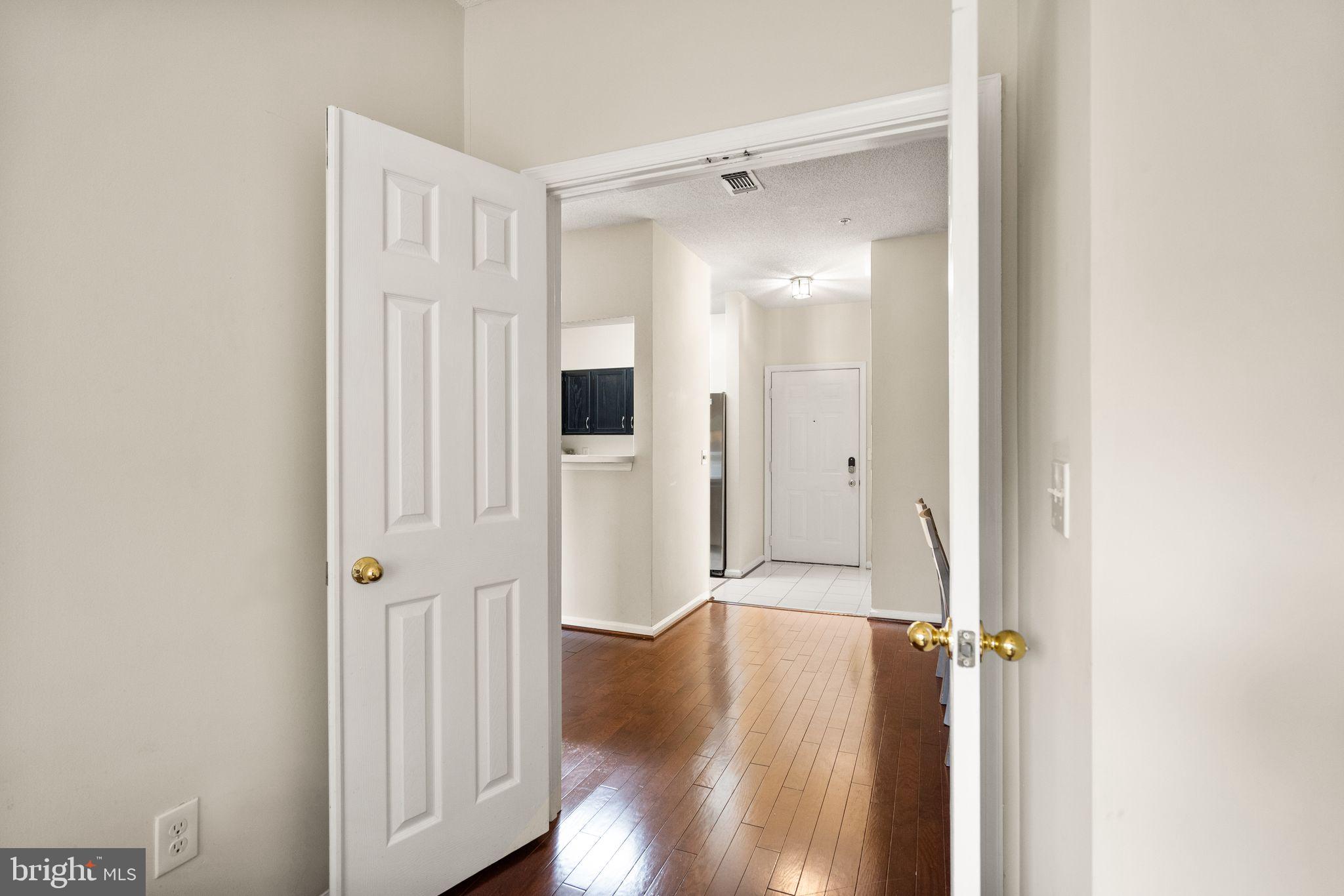 OAK PARK CONDO - Residential