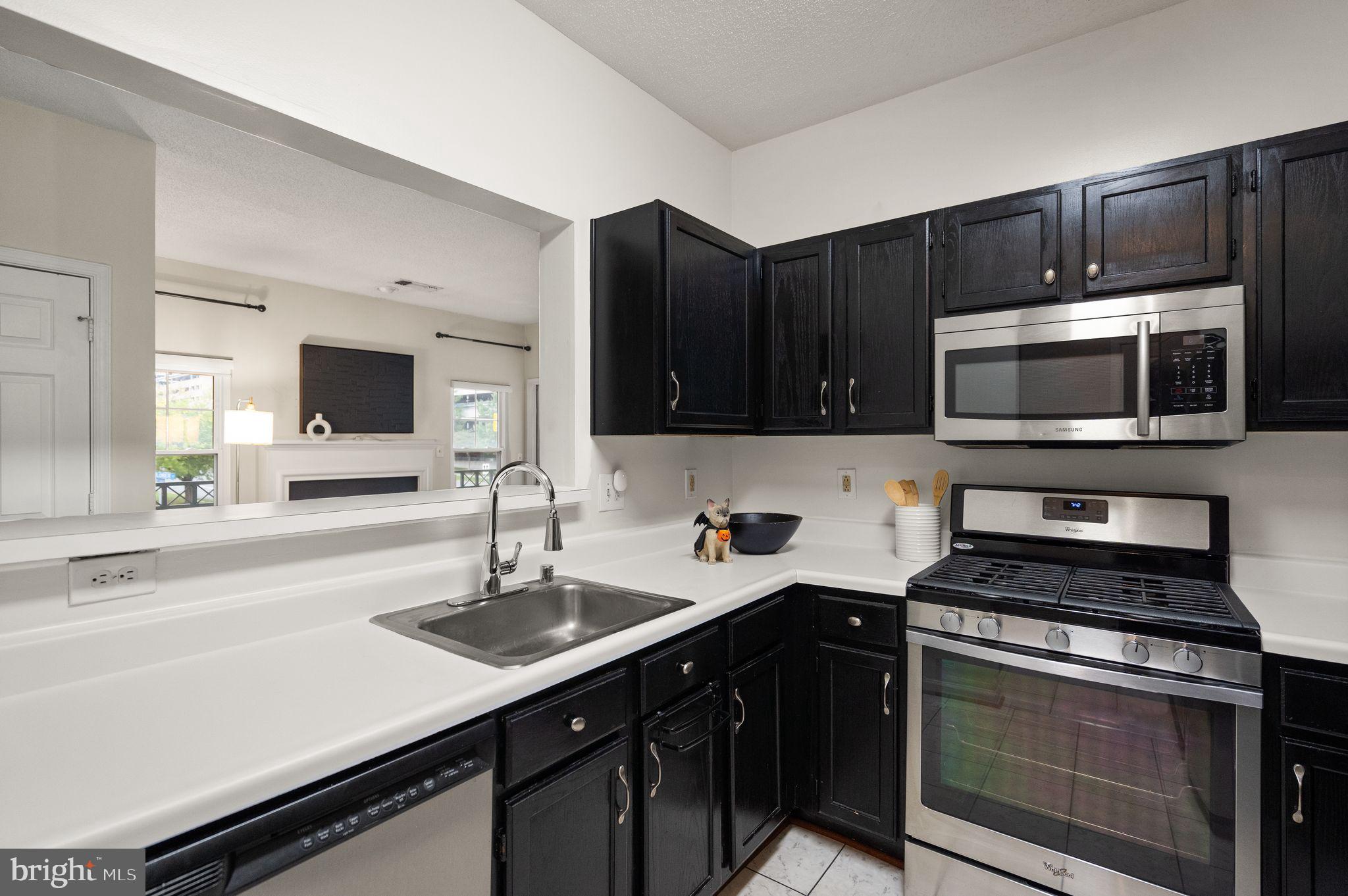 OAK PARK CONDO - Residential