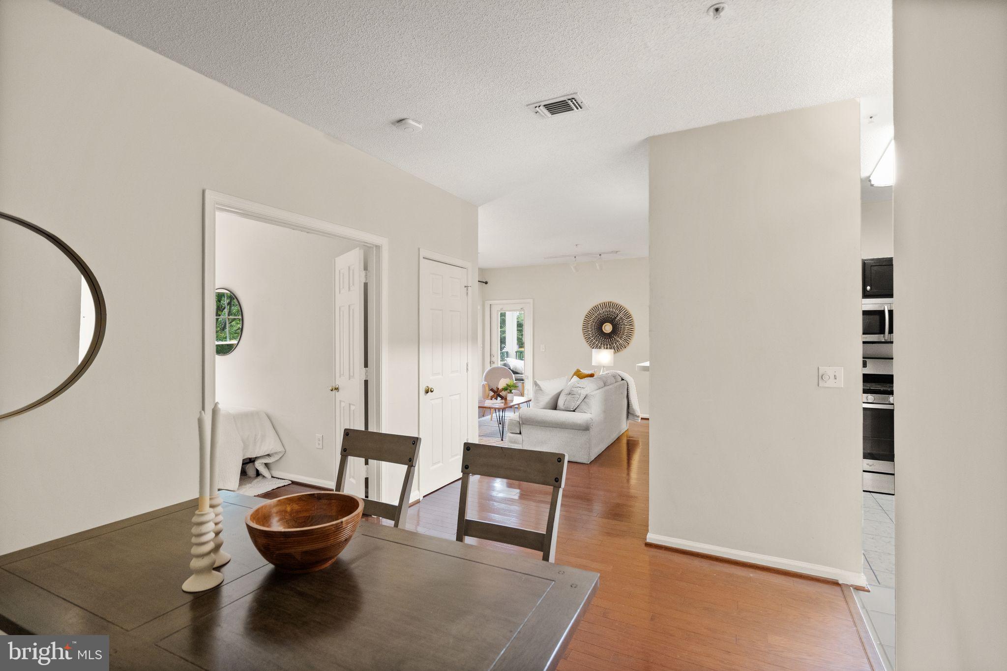 OAK PARK CONDO - Residential