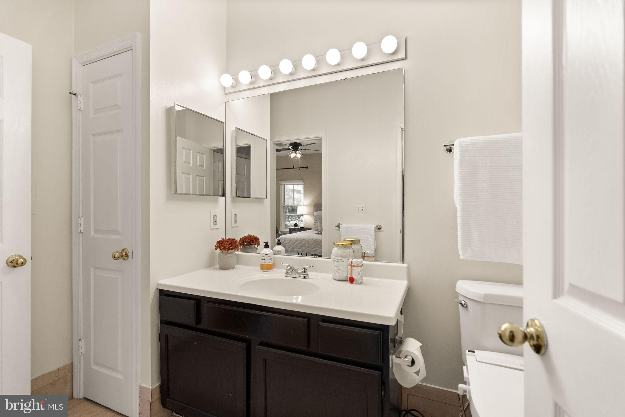 OAK PARK CONDO - Residential