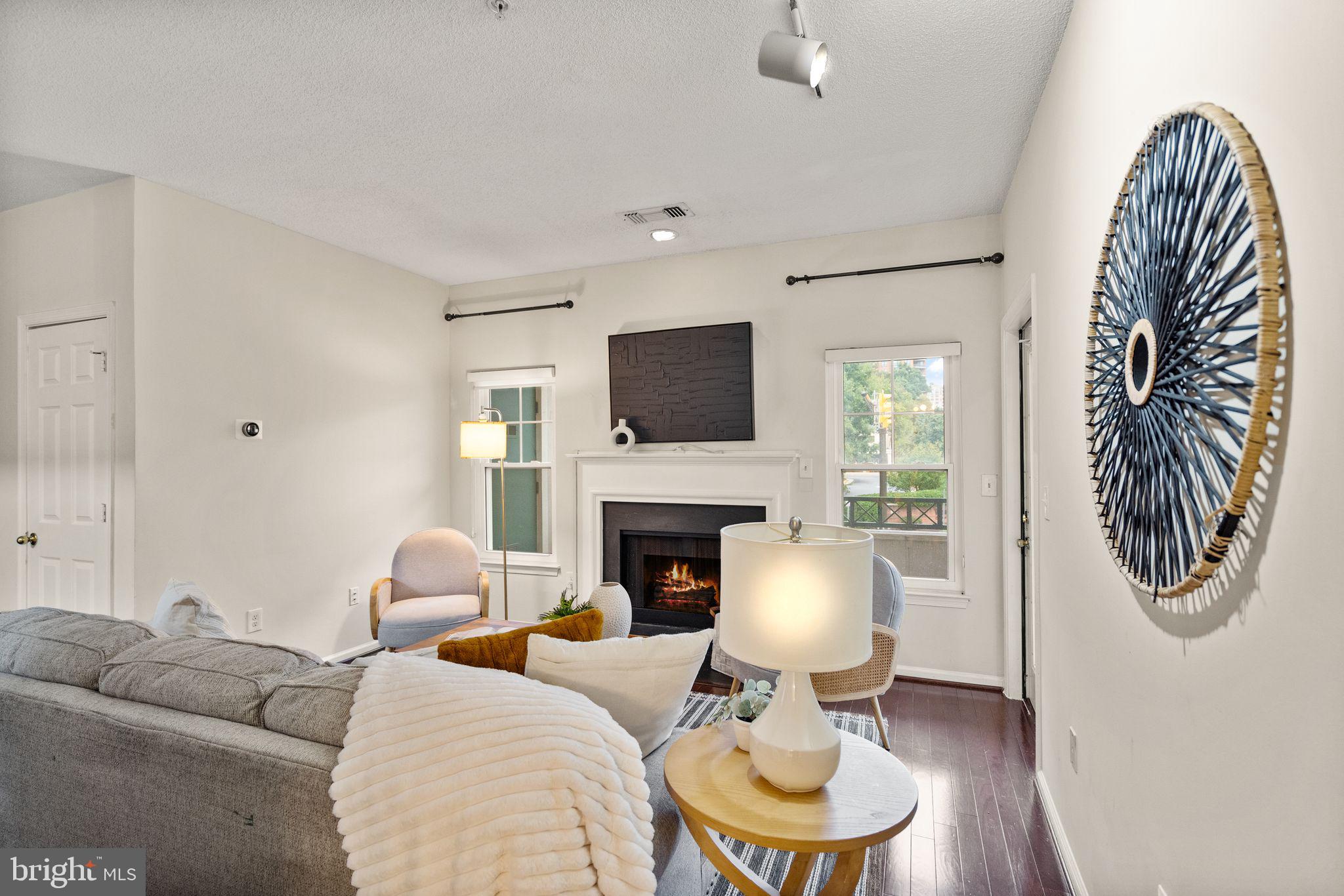 OAK PARK CONDO - Residential