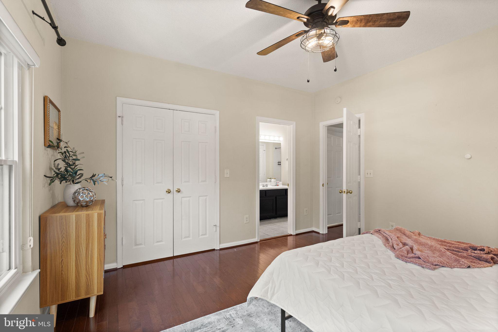 OAK PARK CONDO - Residential