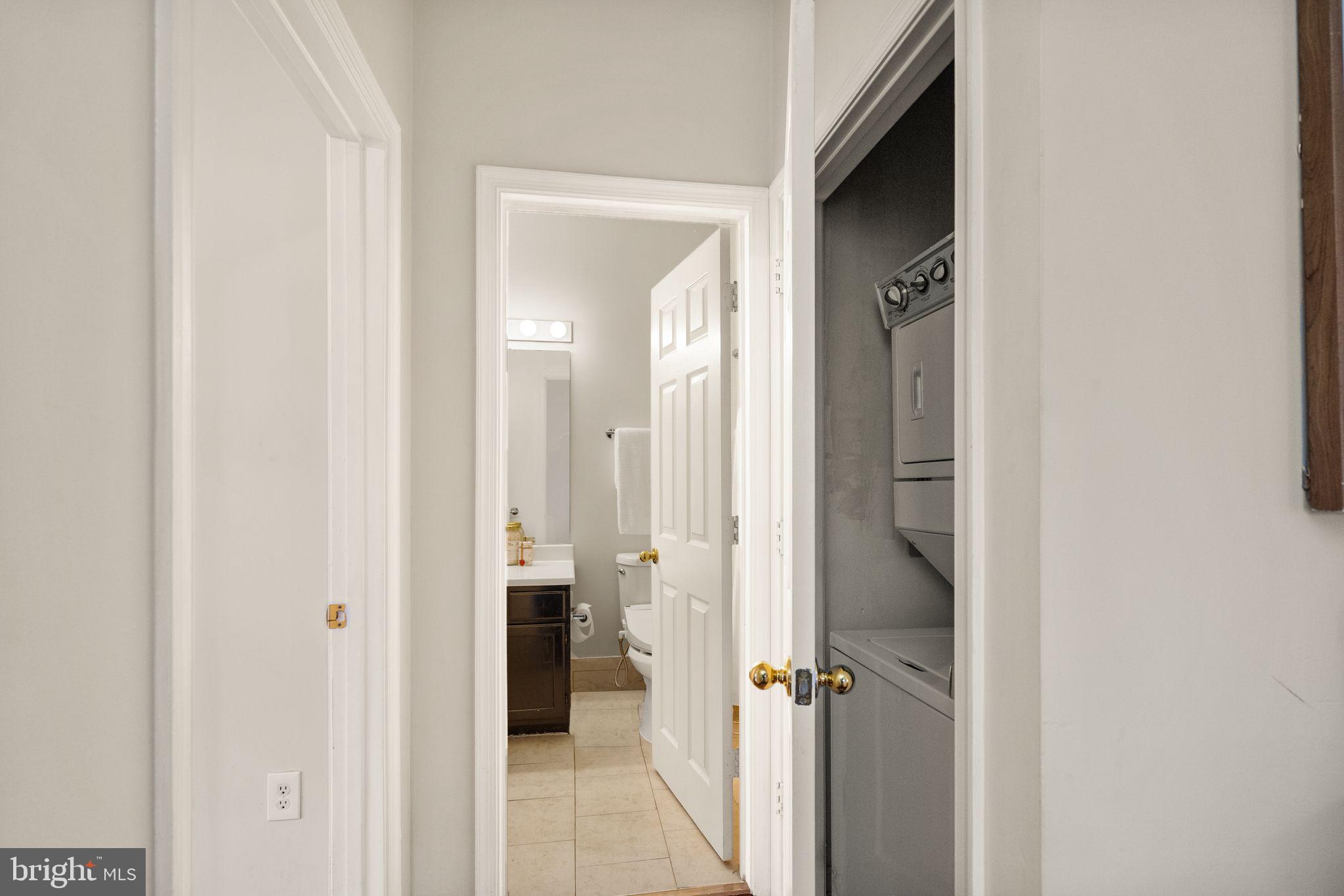 OAK PARK CONDO - Residential