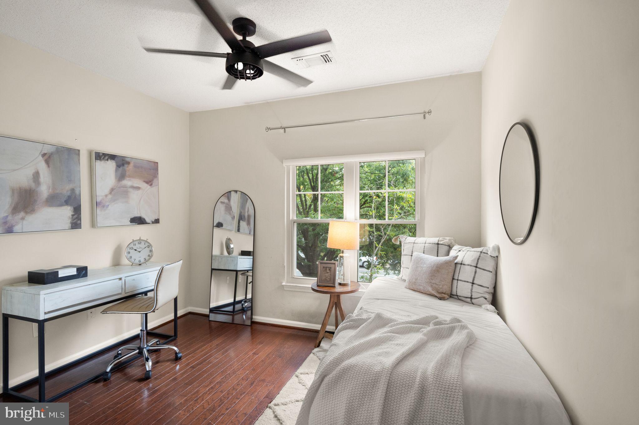 OAK PARK CONDO - Residential