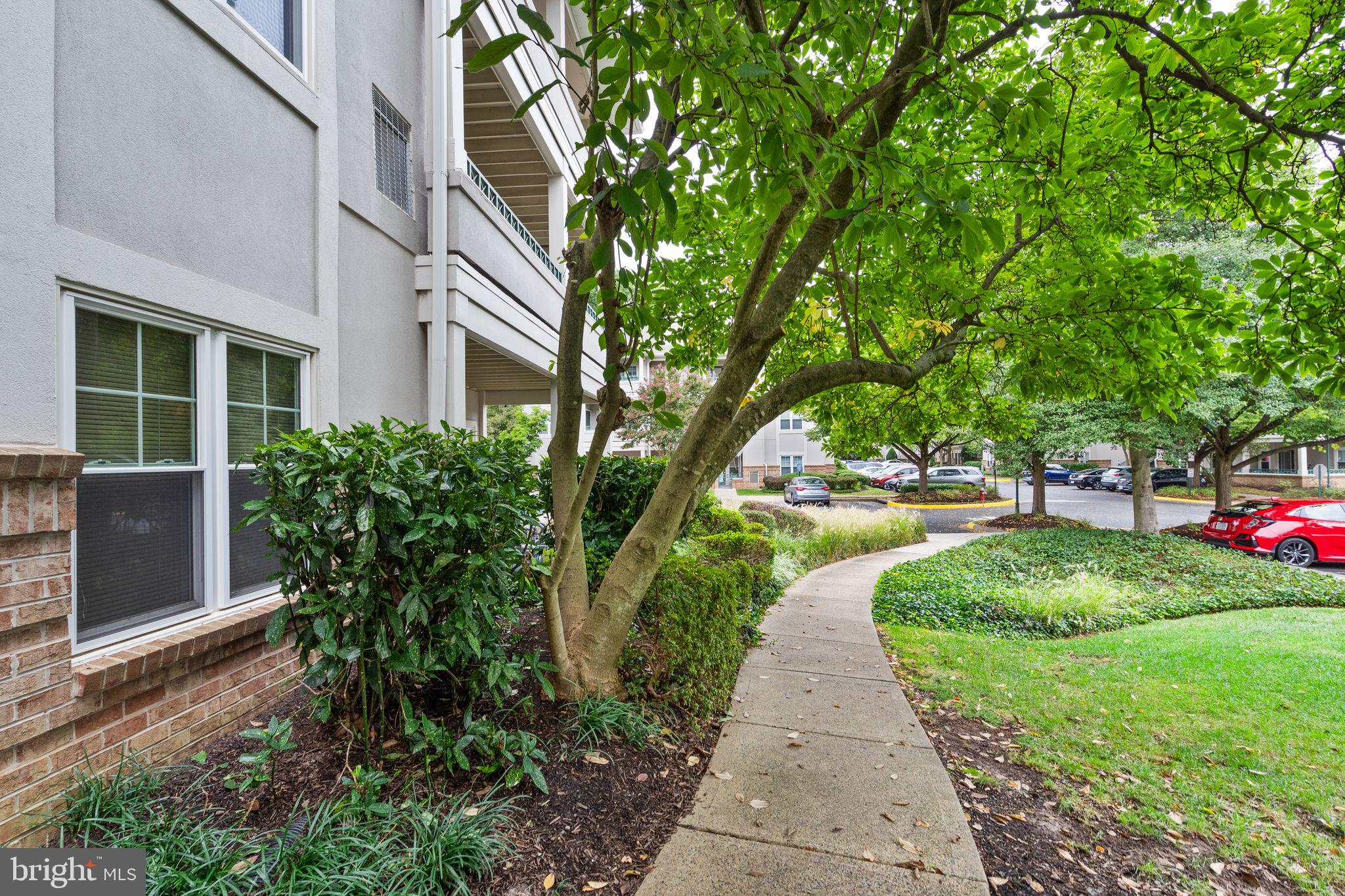 OAK PARK CONDO - Residential