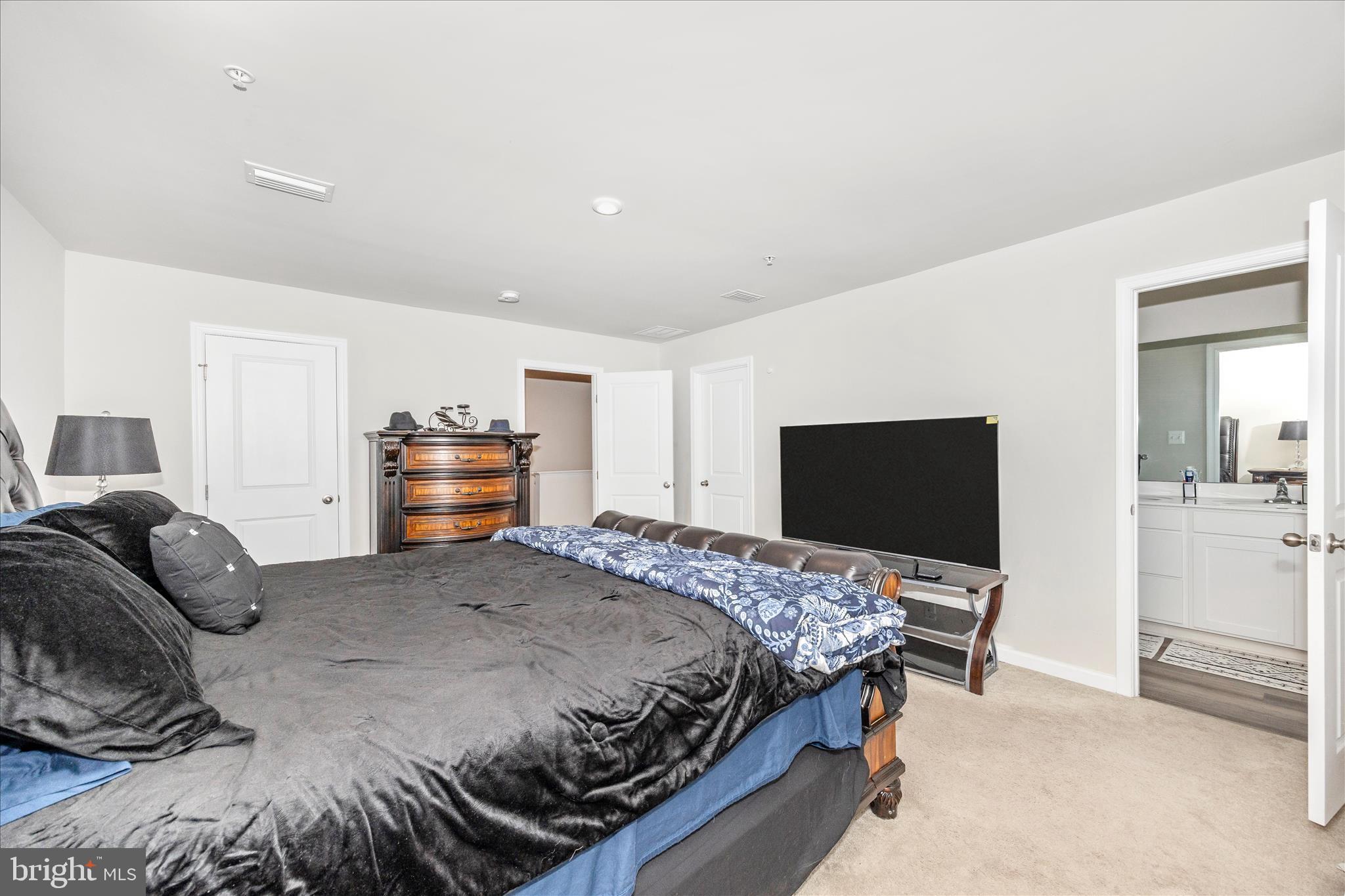 MEADE'S CROSSING - Residential