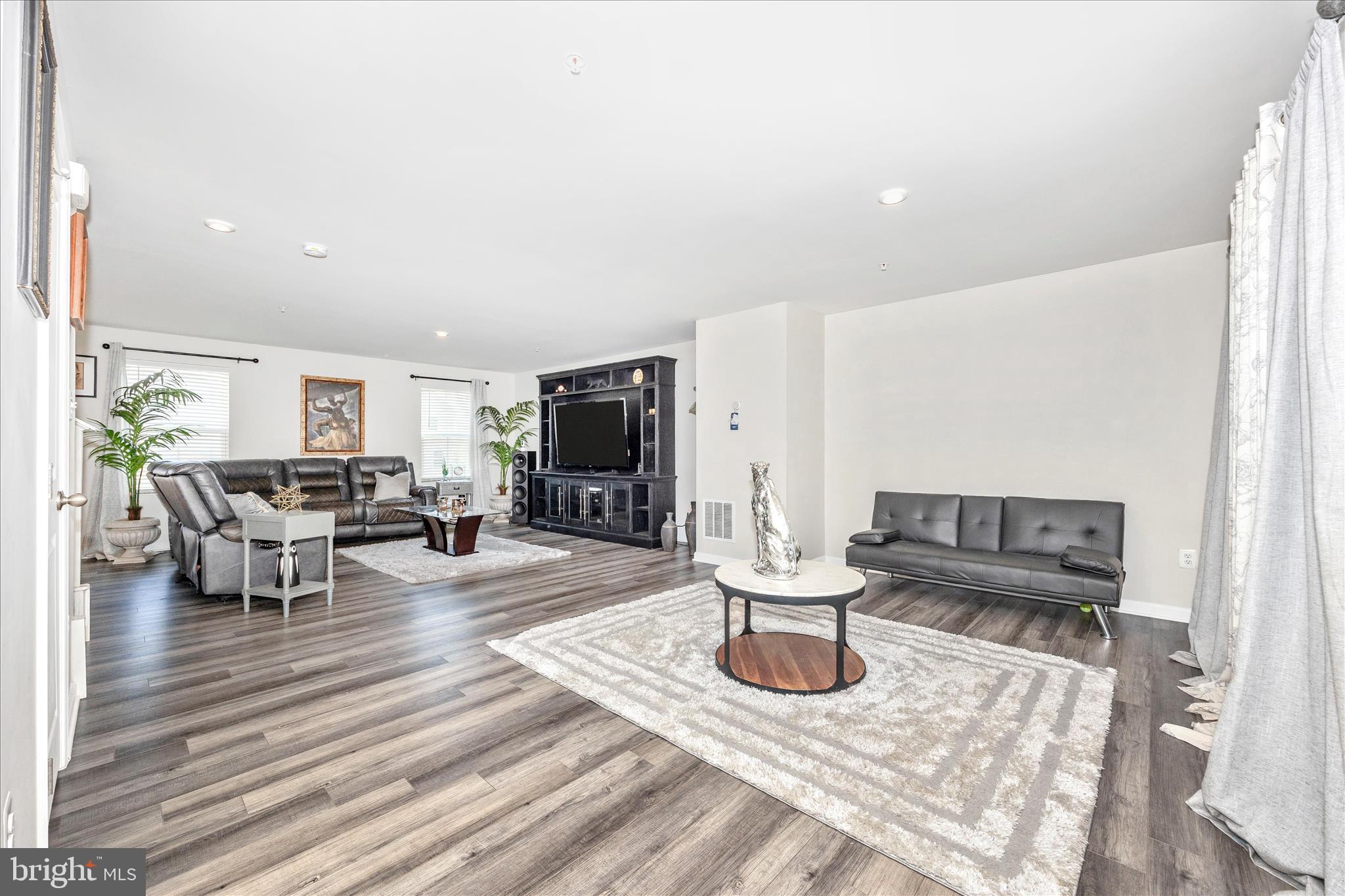 MEADE'S CROSSING - Residential